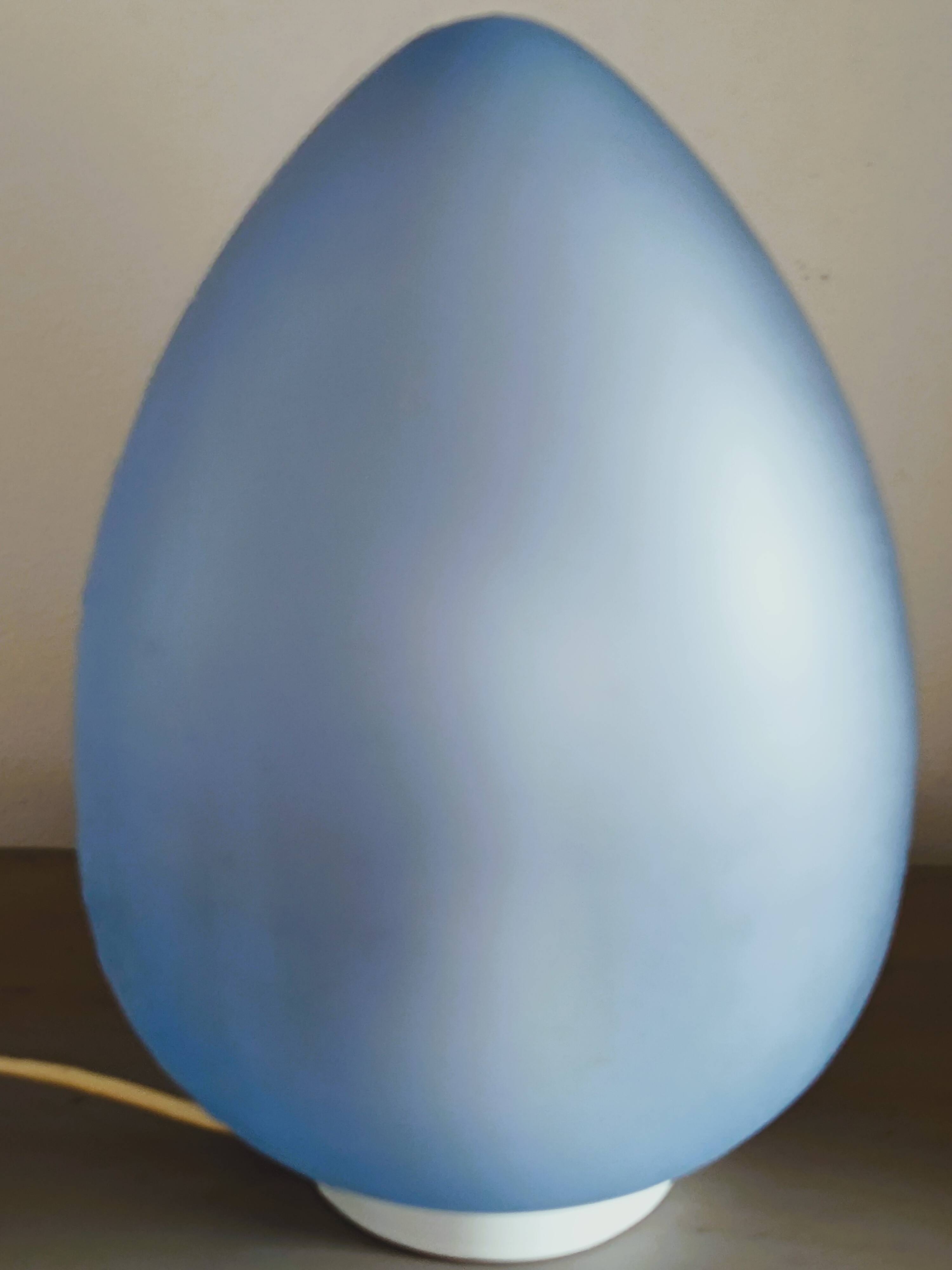 Uovo style ovoid lamp