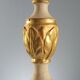 Candélabre ancien en bois sculpté et doré, Italie, XIXe siècle