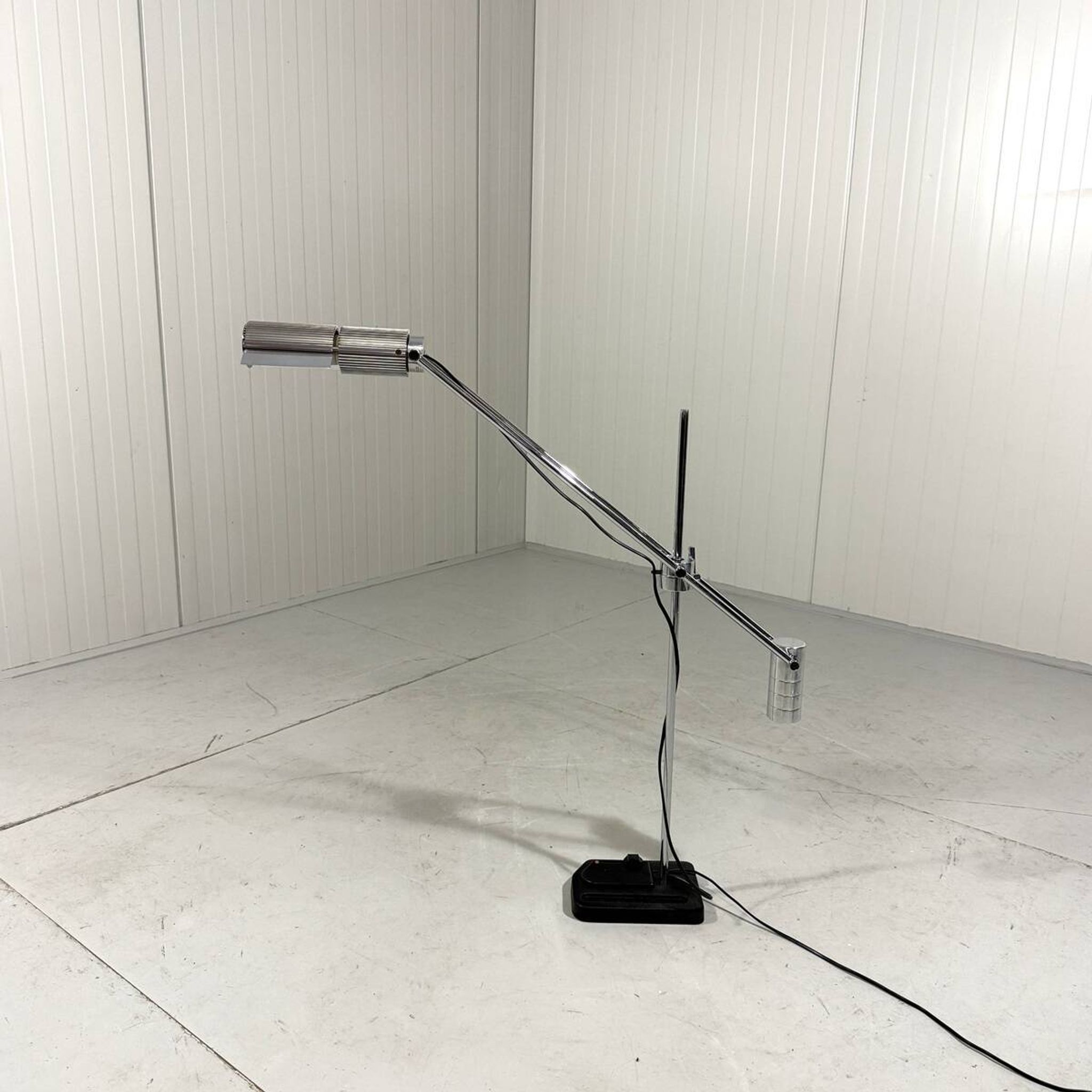 Viktor Frauenknecht Haloprofil desk lamp Swiss Lamps