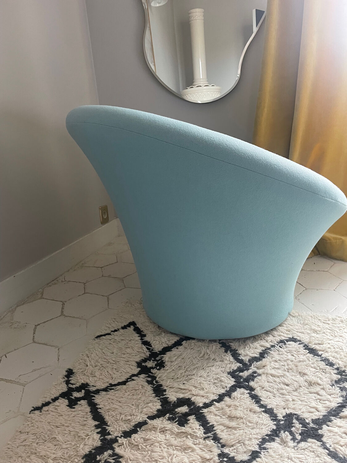 Mushroom armchair by Pierre Paulin