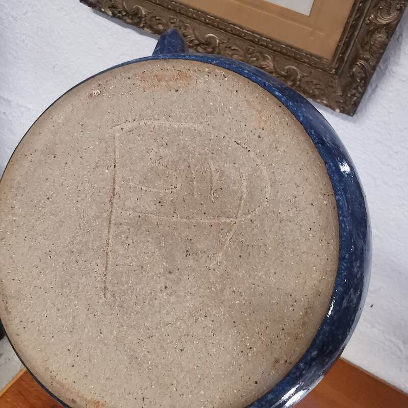 Catalan ceramic pourou