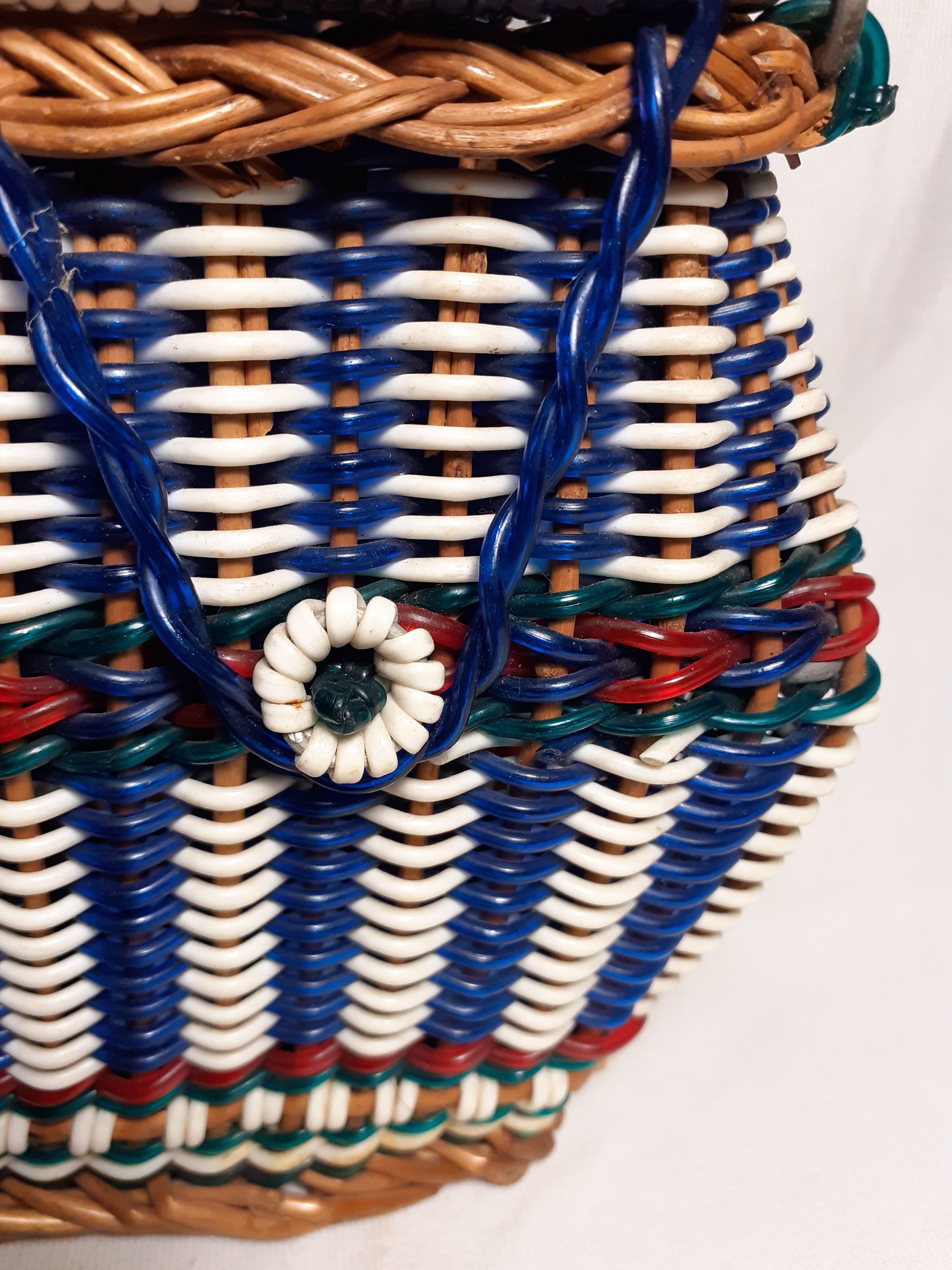 Basket in scoubidou 1960