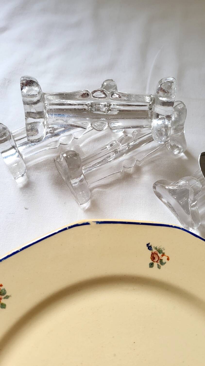 Glass knife holder