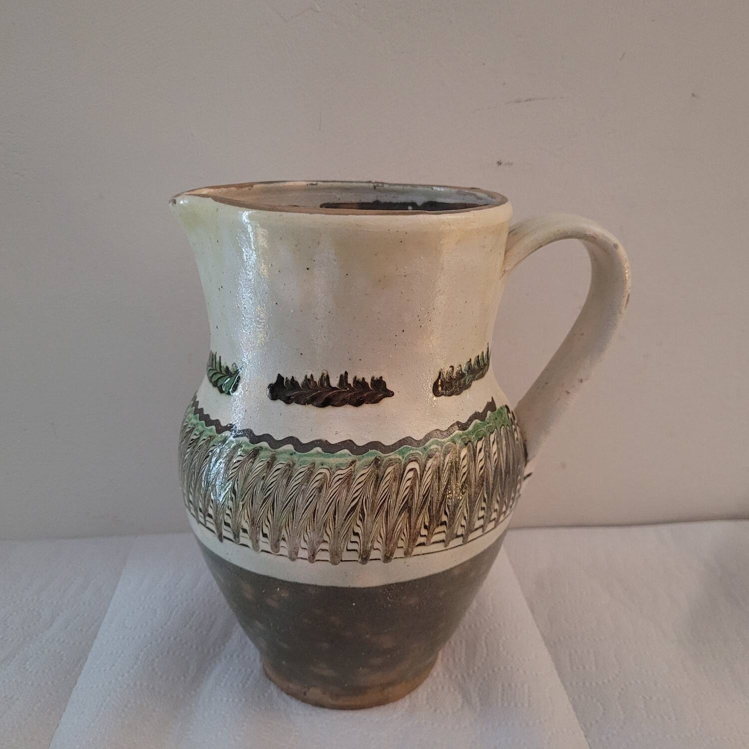 Stoneware jug with floral decoration – 1950s–1970s – 1.25 L