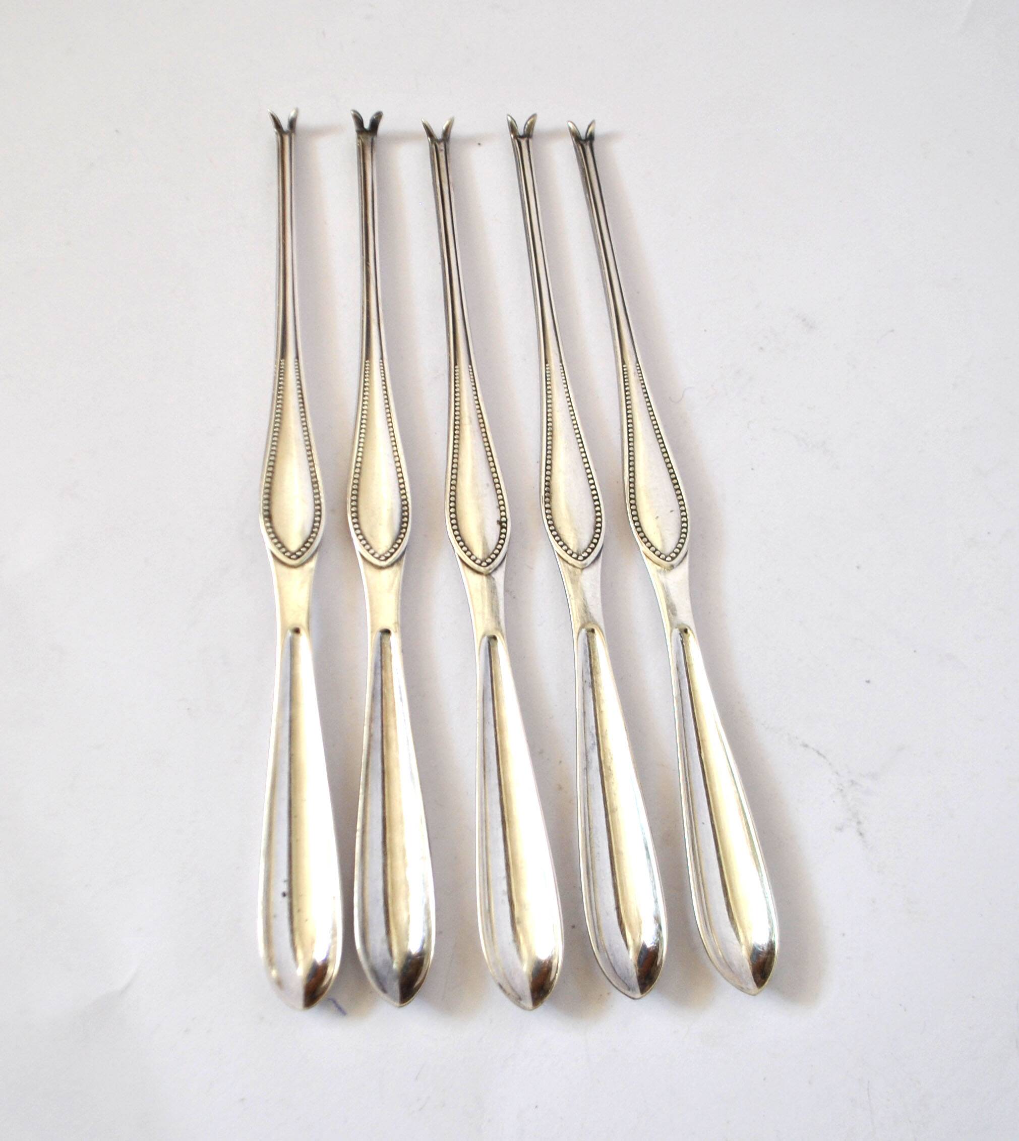 DEETJEN Set of 5 silver-plated lobster picks with pearl handle