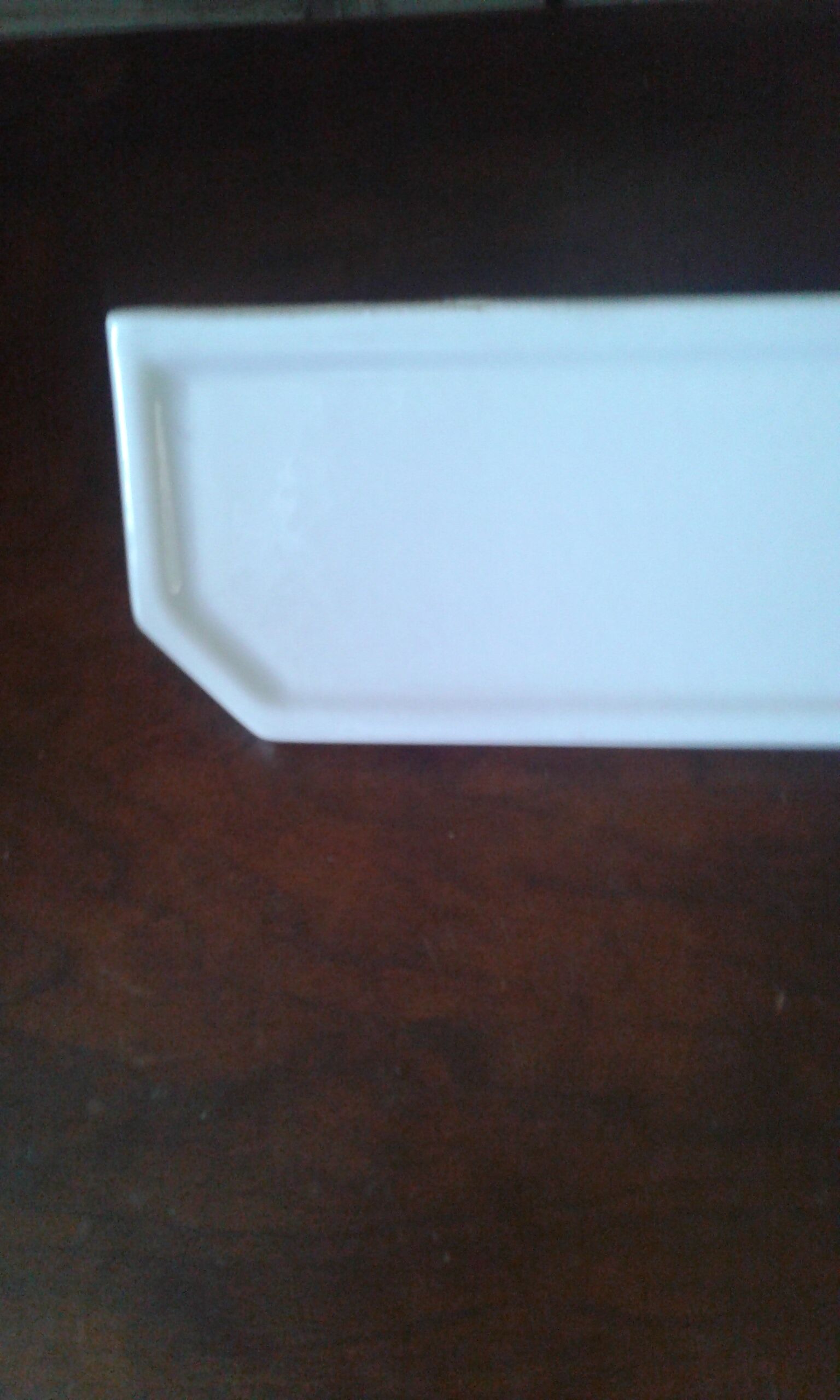 Ceramic wall shelf for bathroom