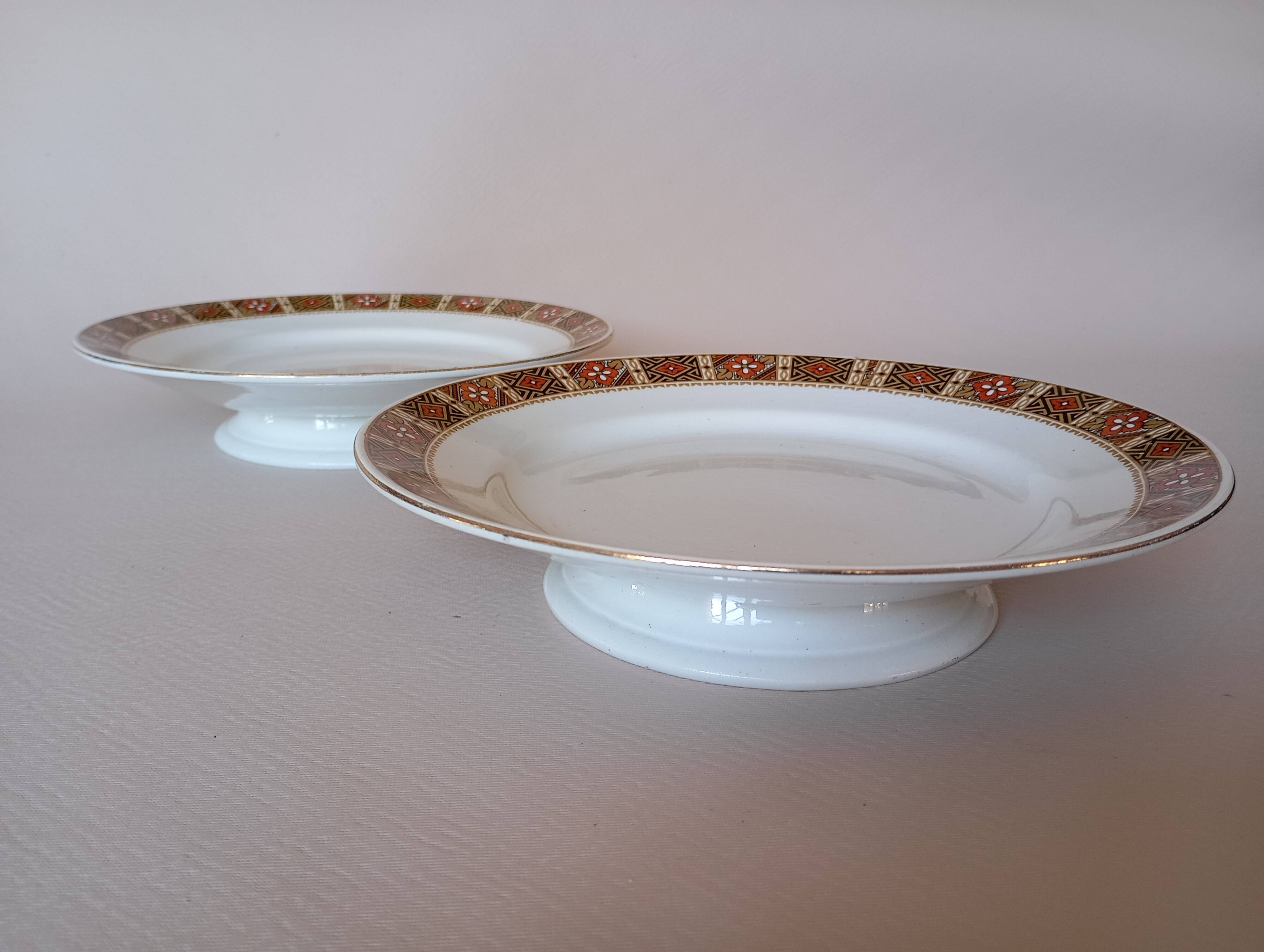 Pair of KG Lunéville "Vittefleur" pedestal dishes, early 20th century