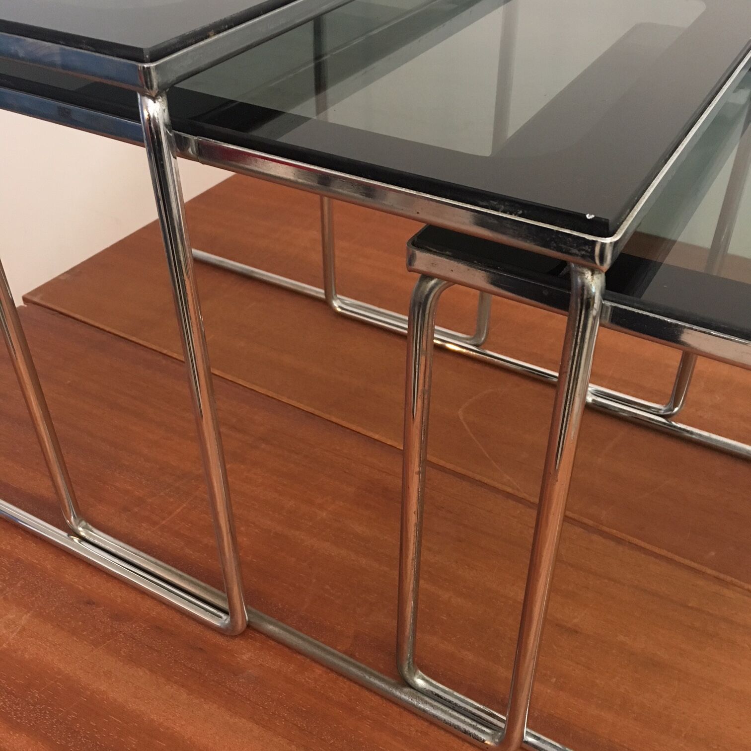 Tables pull-out 70 years