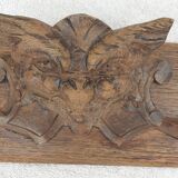 Fronton bois ancien
