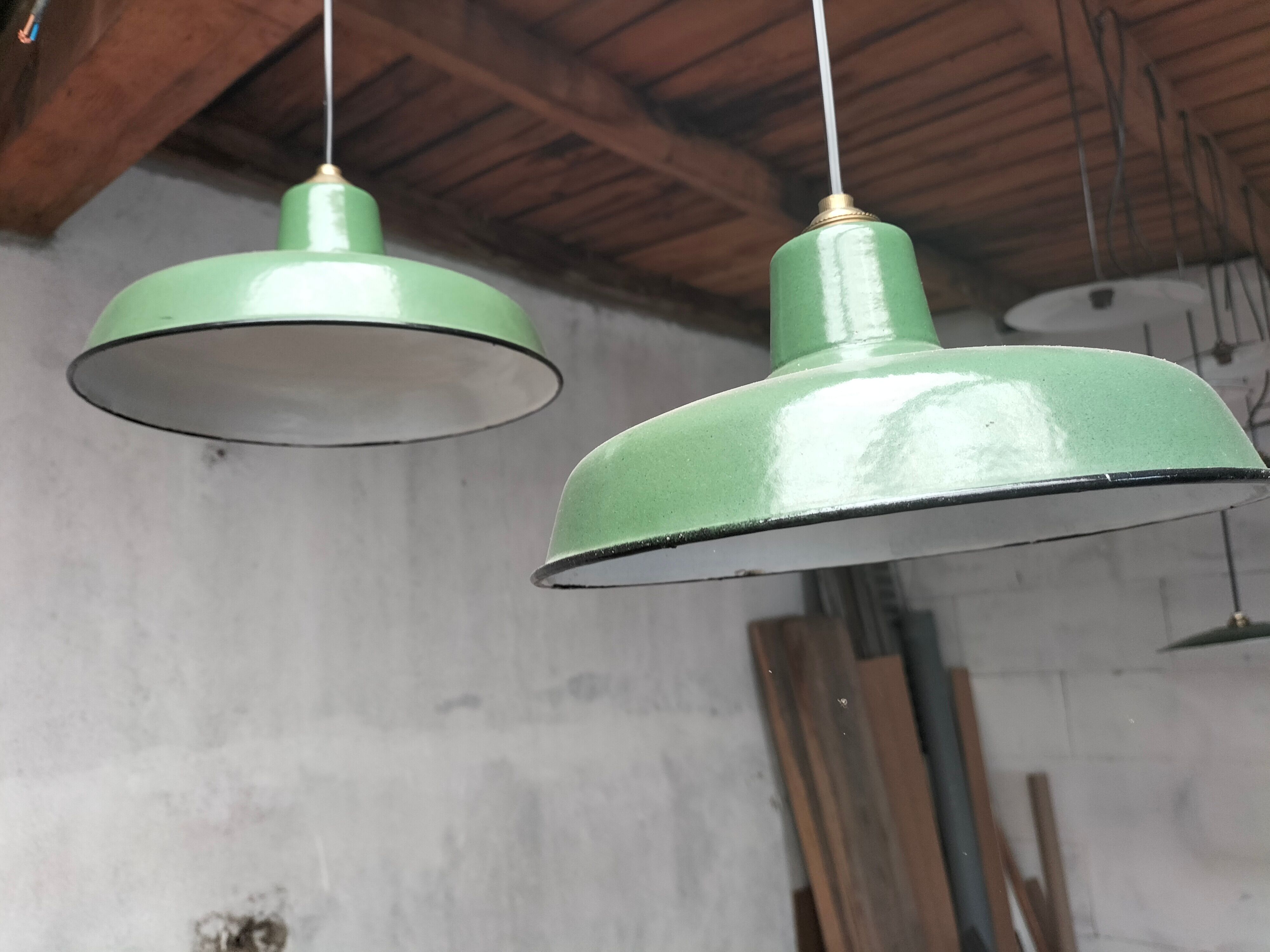 Paire de lampes industrielles