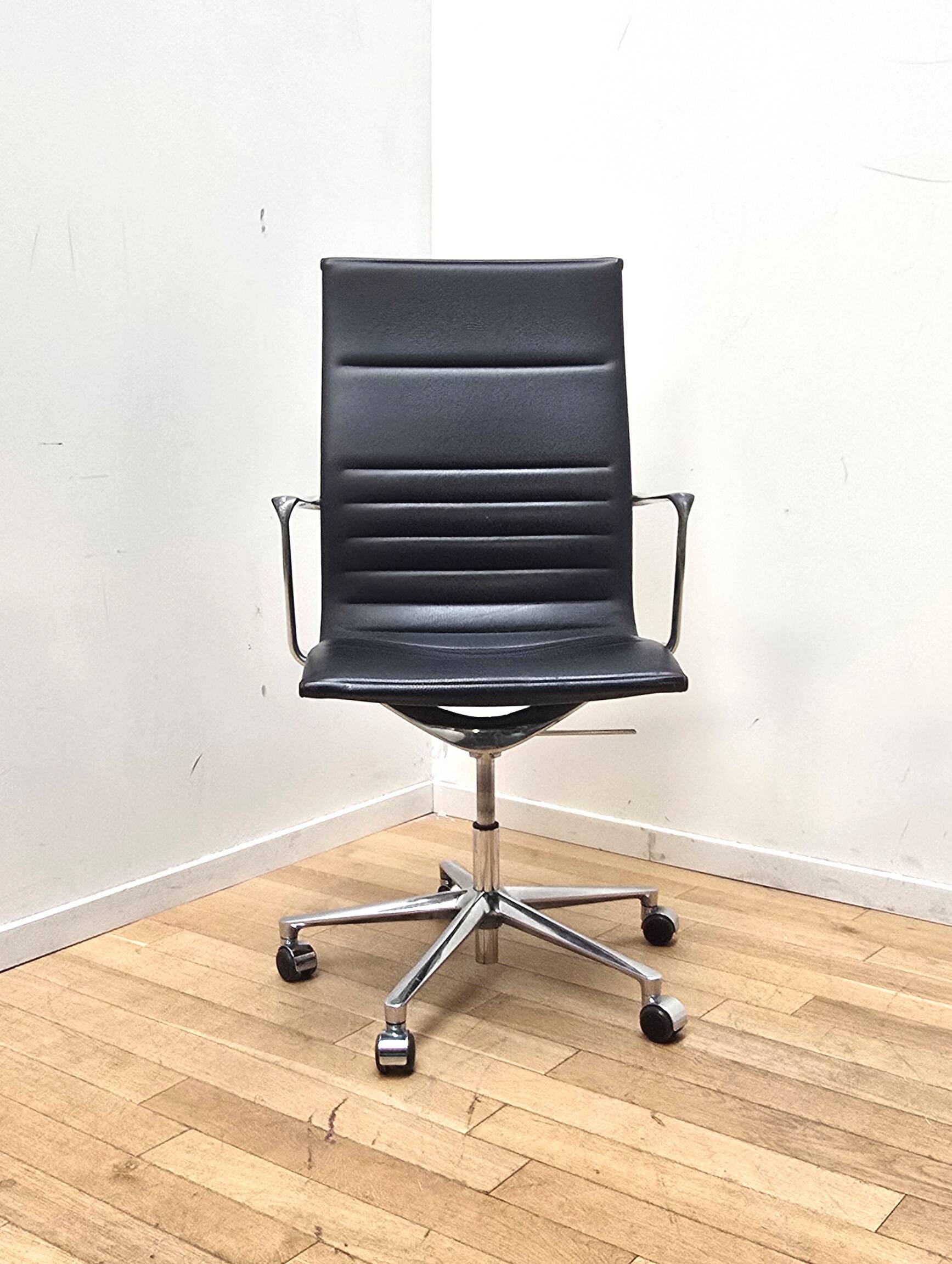 Una Chair Management executive chair, ICF
