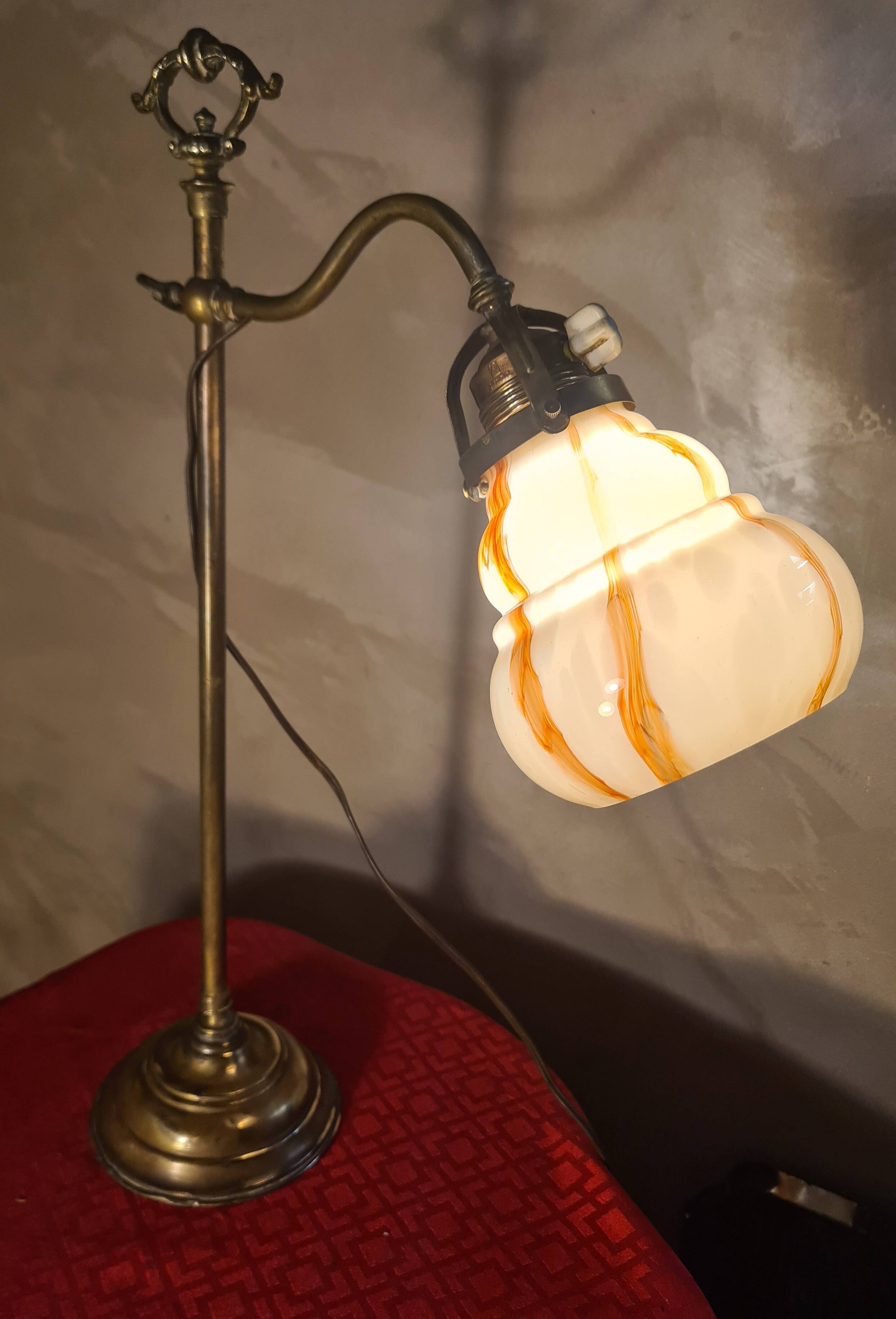 Lampe de bureau réglable ancienne en laiton et verre