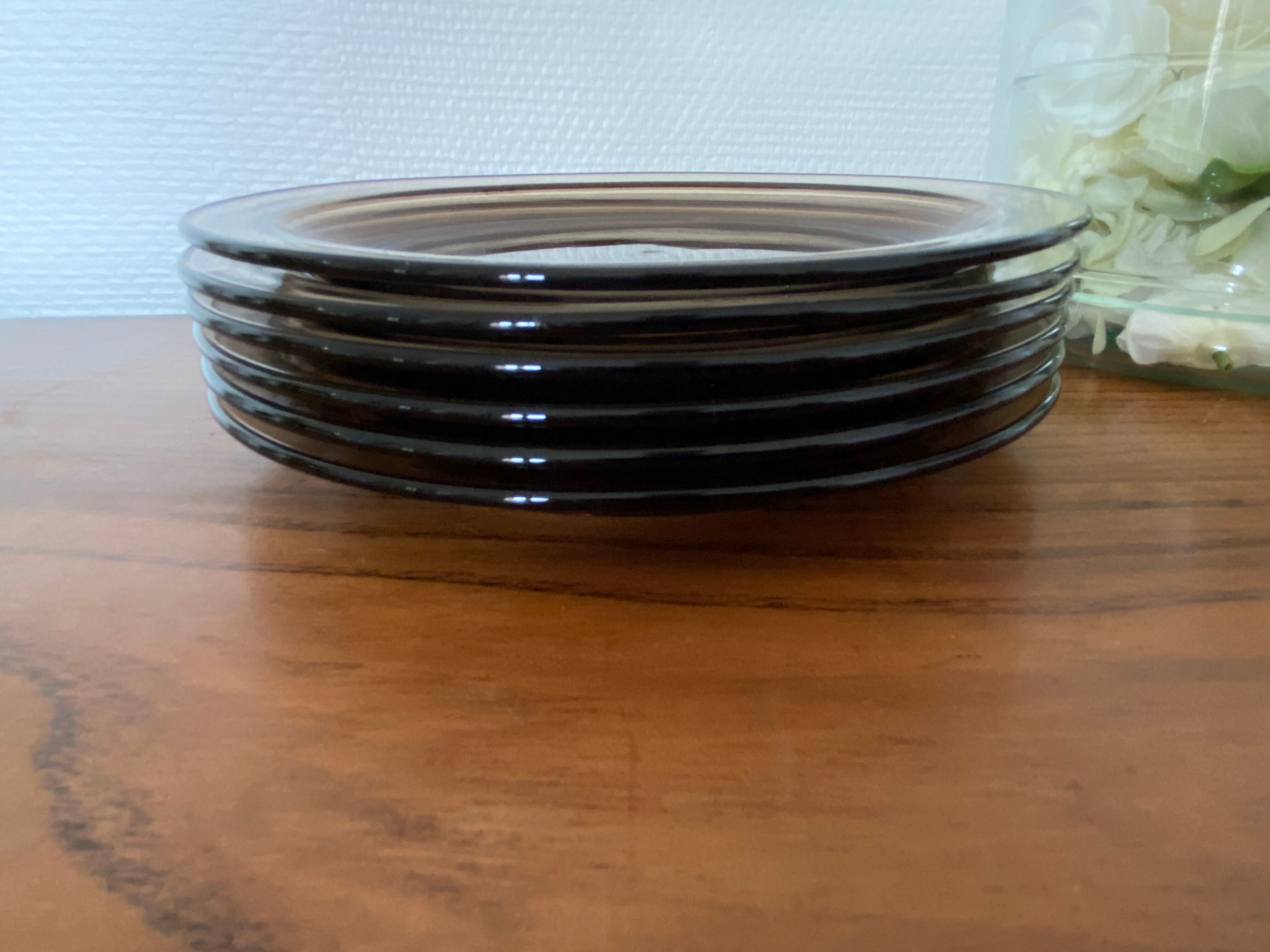 Set of 6 Vereco dessert plates