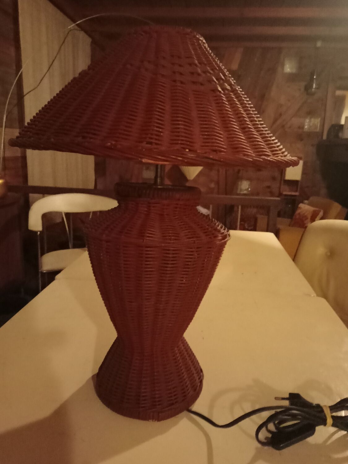 Rattan table lamp