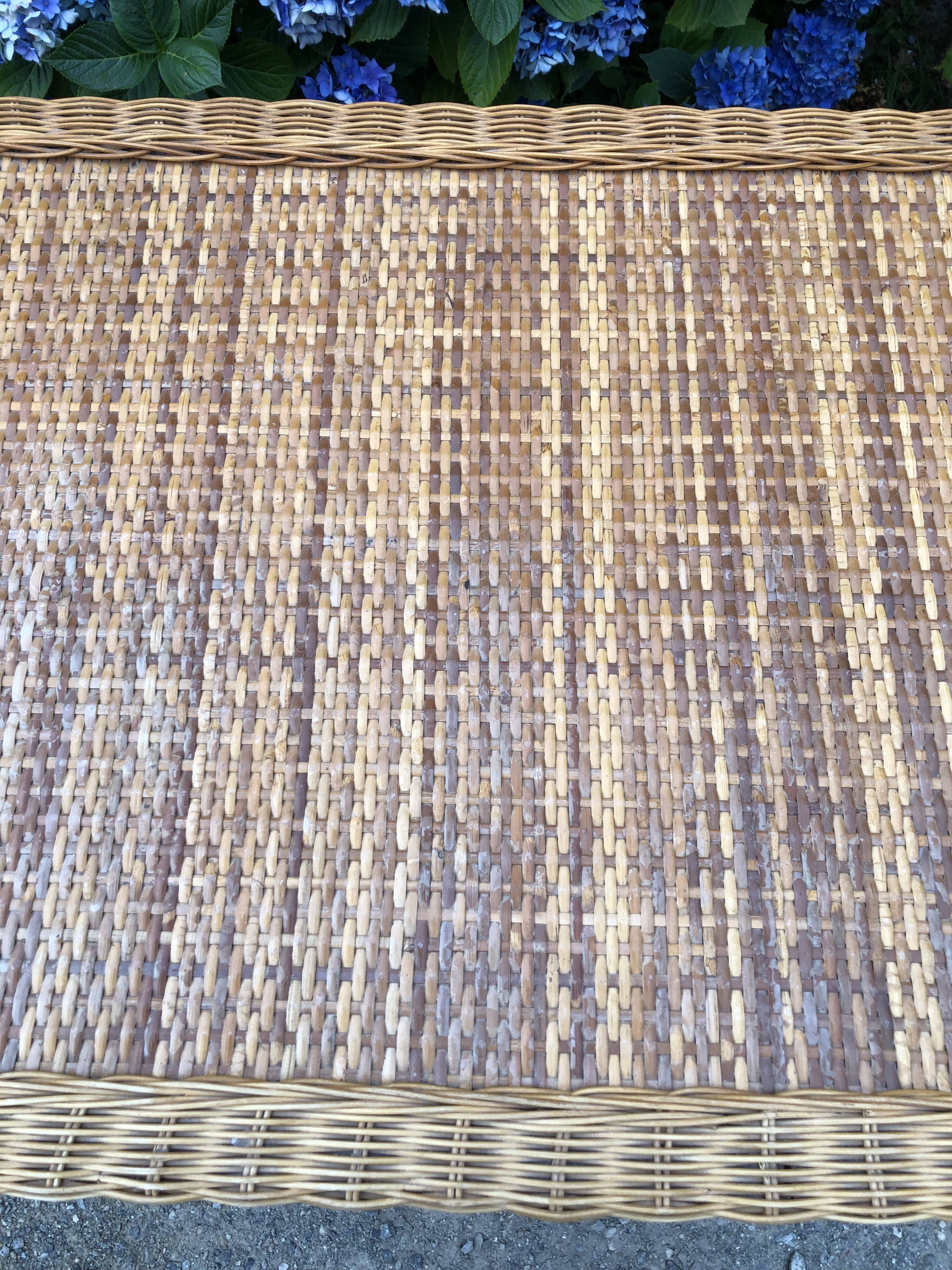 Vintage rattan chest of drawers has 3 drawers.