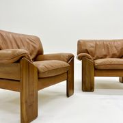 Pair of leather armchairs by Sapporo for Mobil Girgi, italy 1970s
