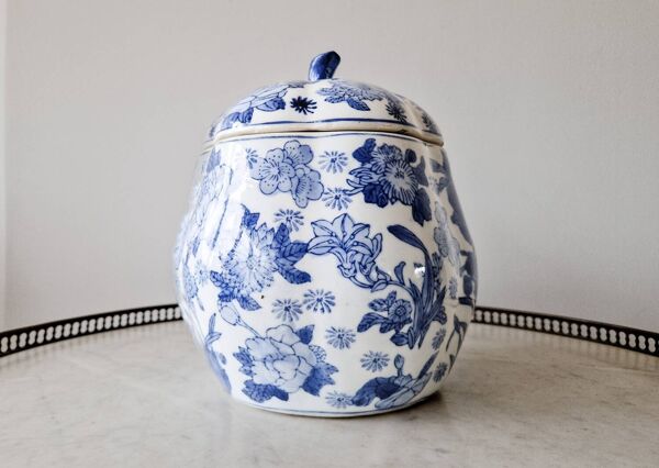 Grand pot chinois artisanal vintage en céramique vernissée motif fleurs ble