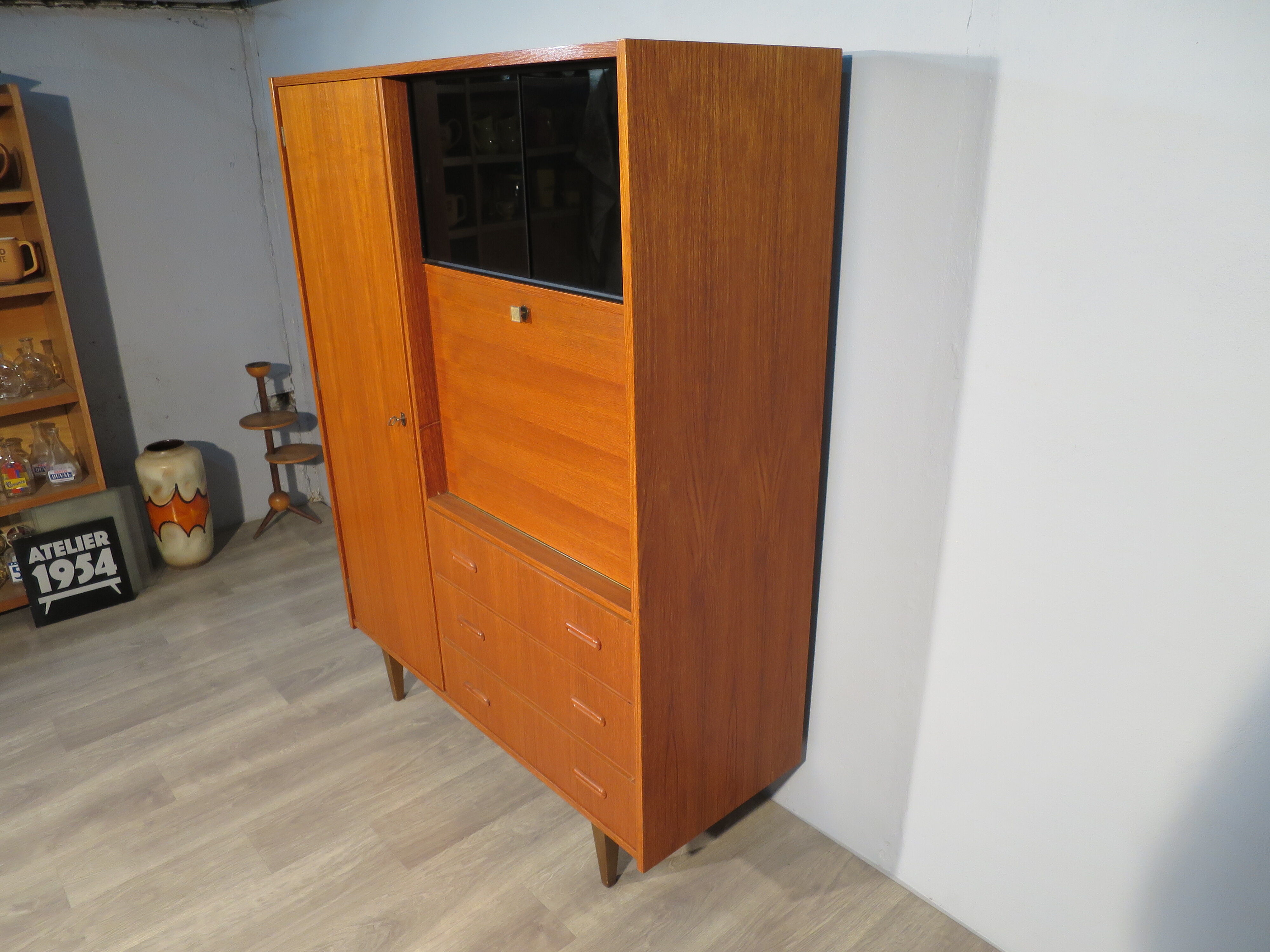 7th-sitte teak closet secretary