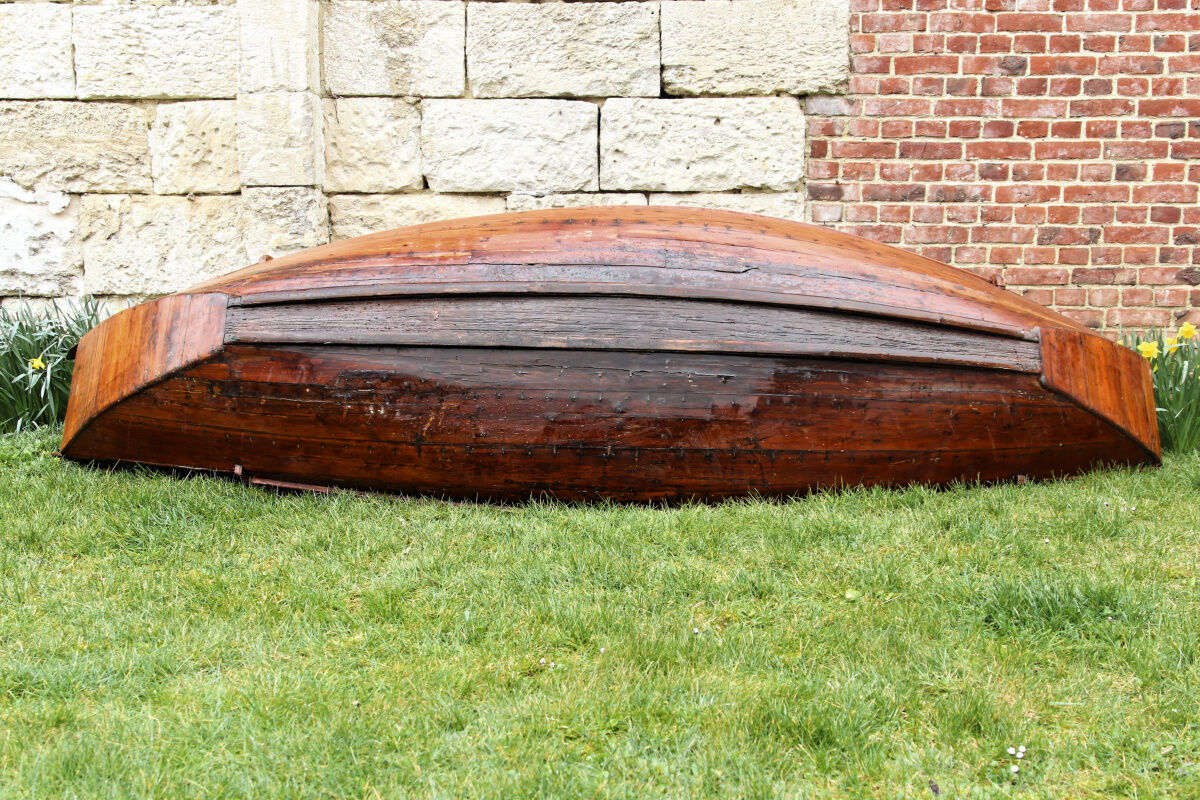 Ancient Picardy boat in solid wood