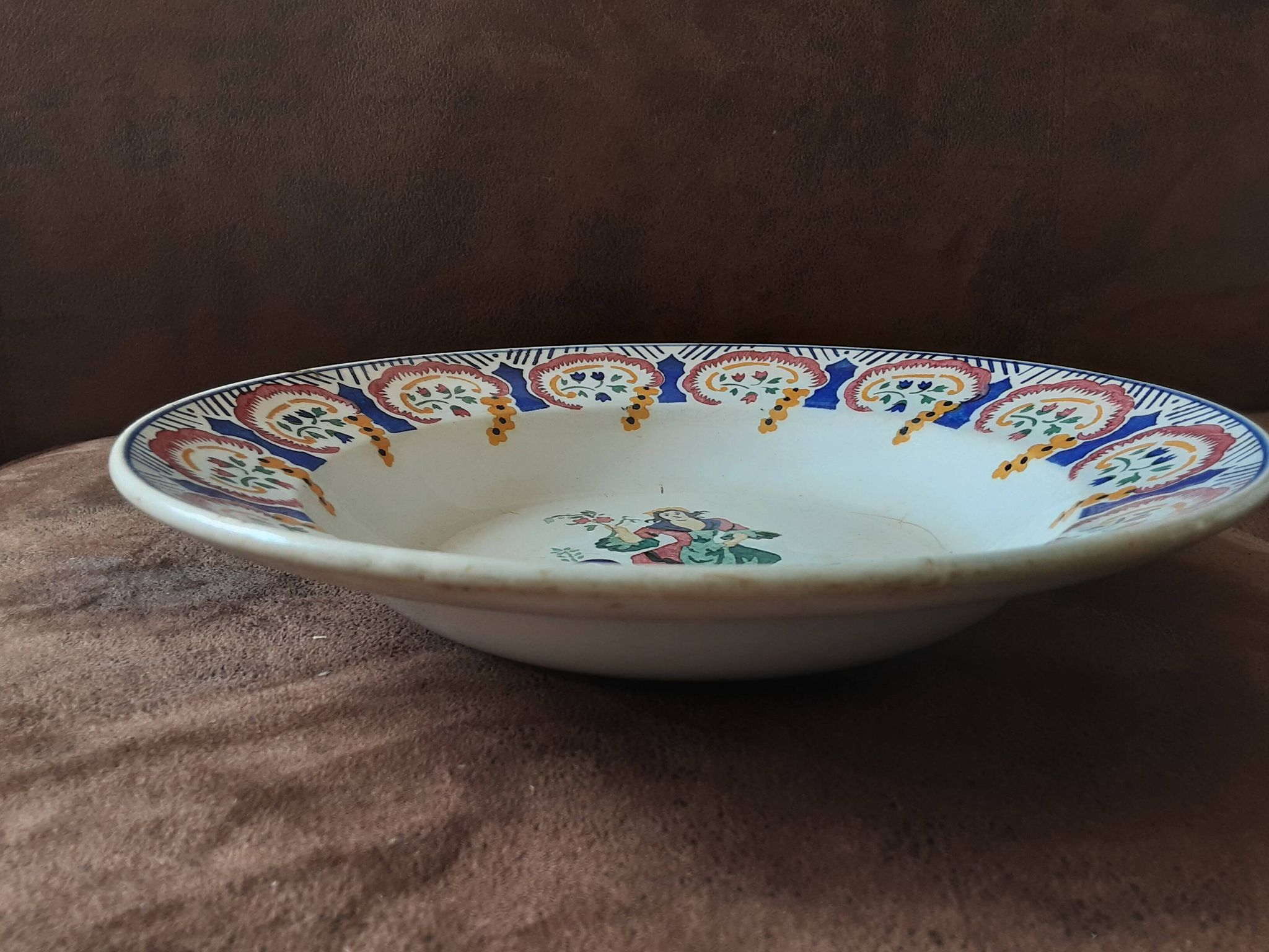 Plat rond  porcelaine  opaque de Gien