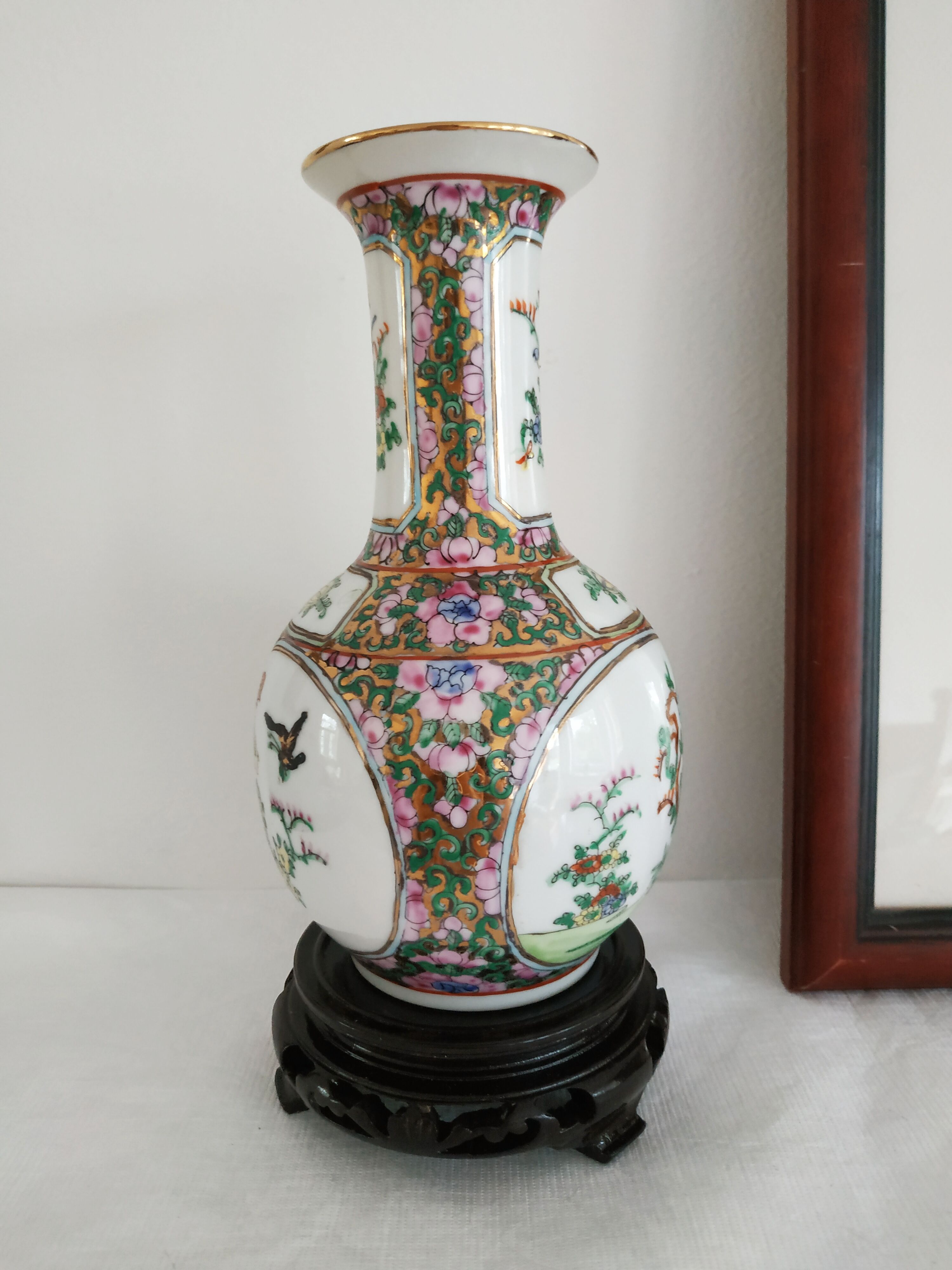 Chinese vase with its original box