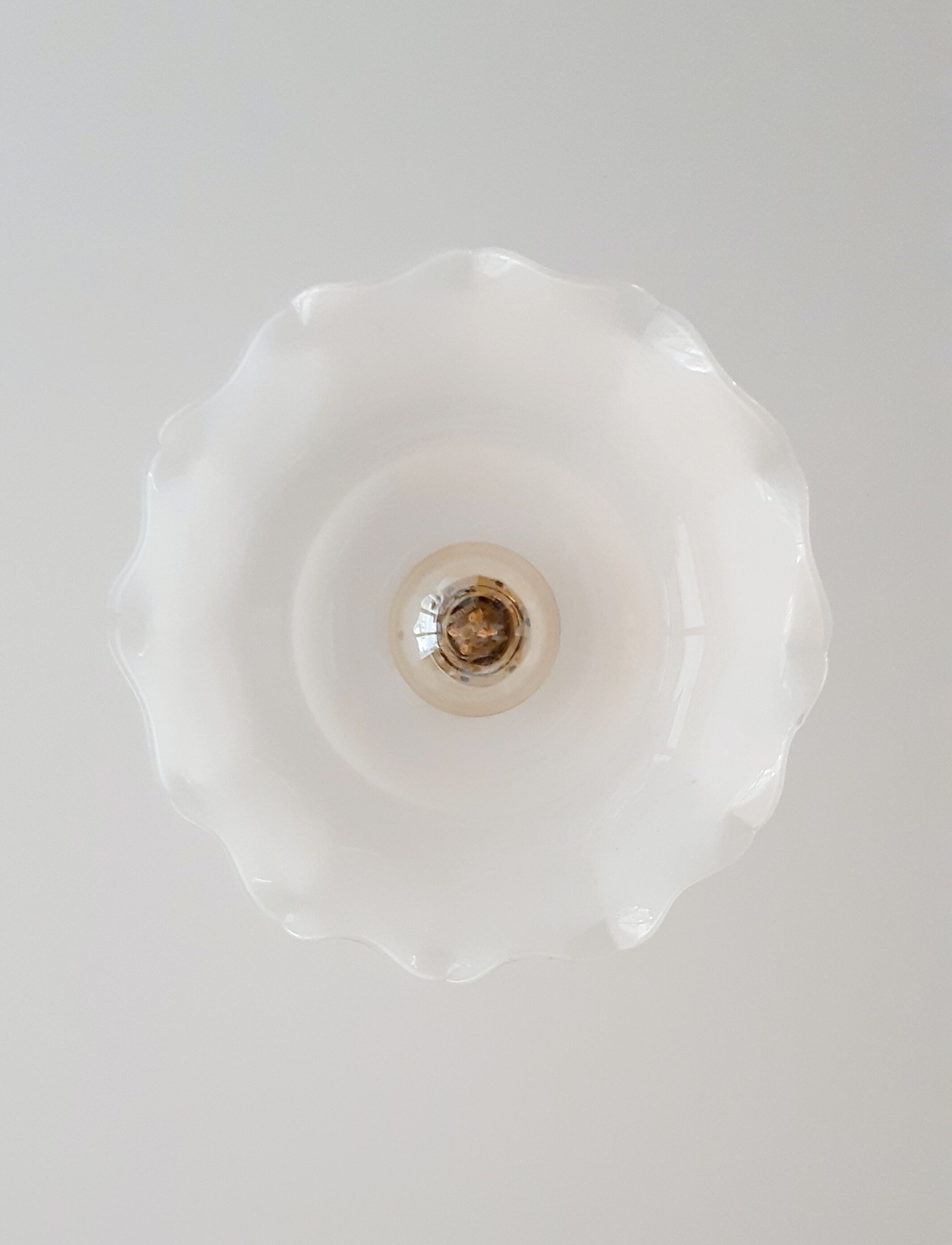 White opaline suspension