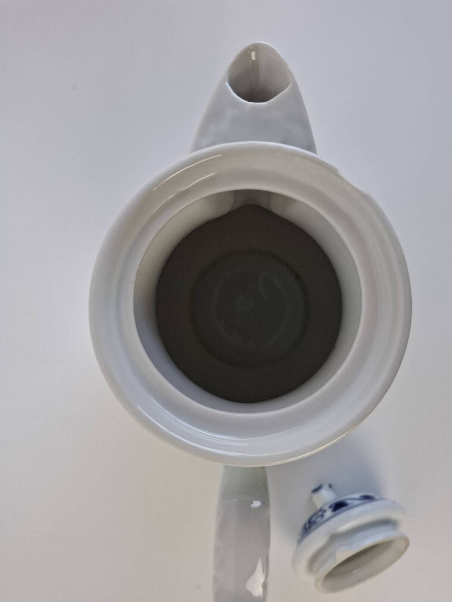 Vintage Dubí Czech Porcelain Blue Onion Cibulák Teapot, c. 1970