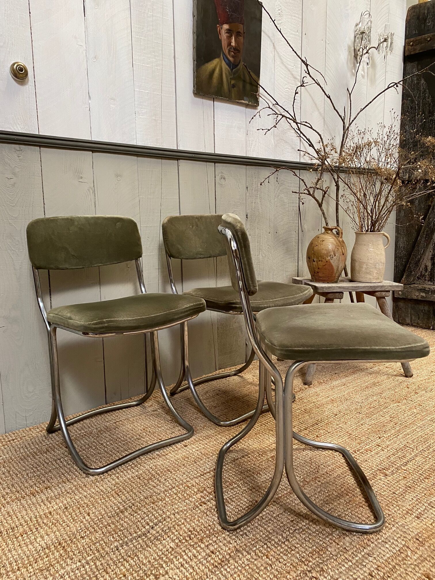 Set of 3 chairs from the 70s in chrome metal and khaki velvet