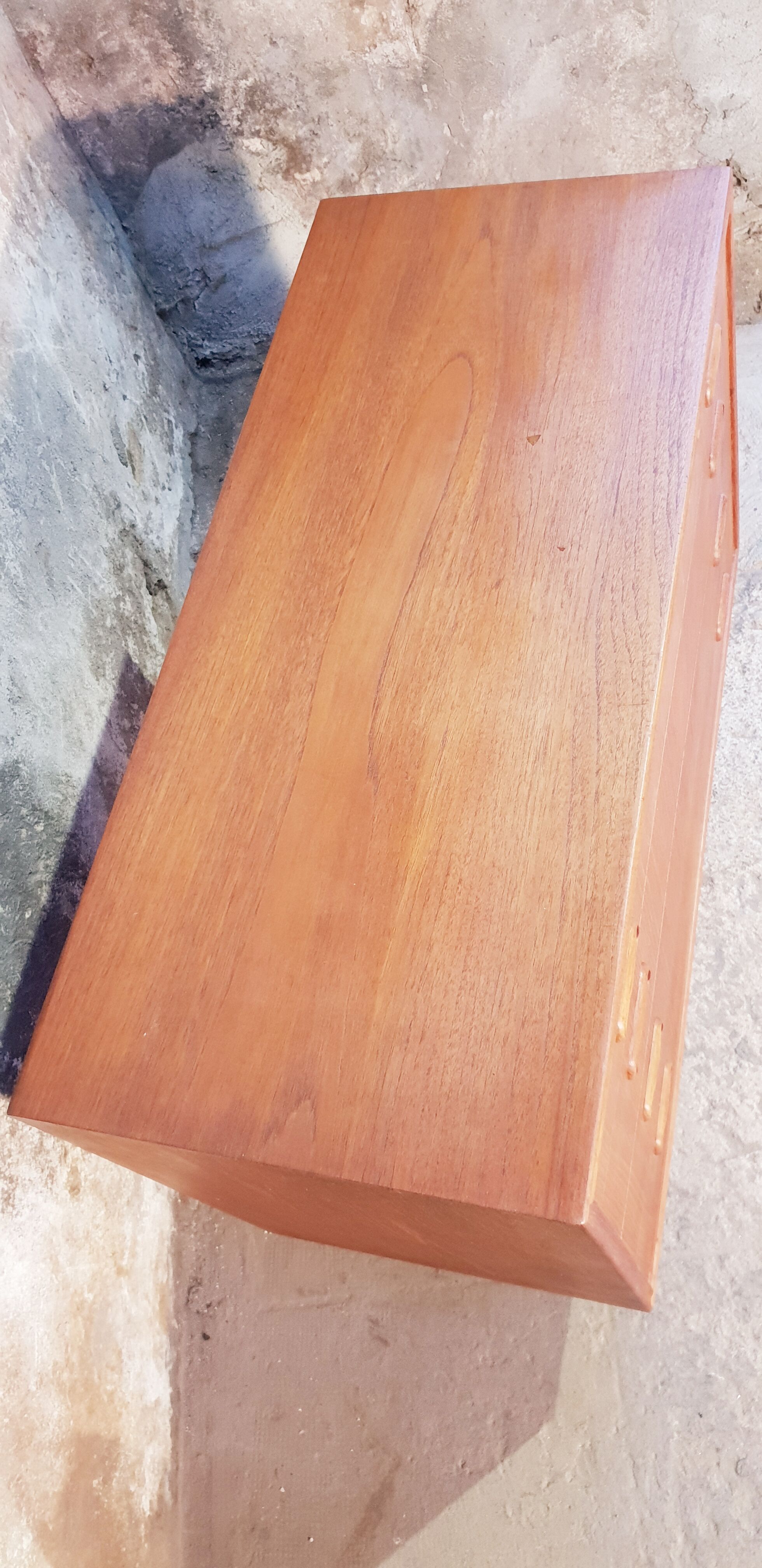 Scandinavian chest of drawers