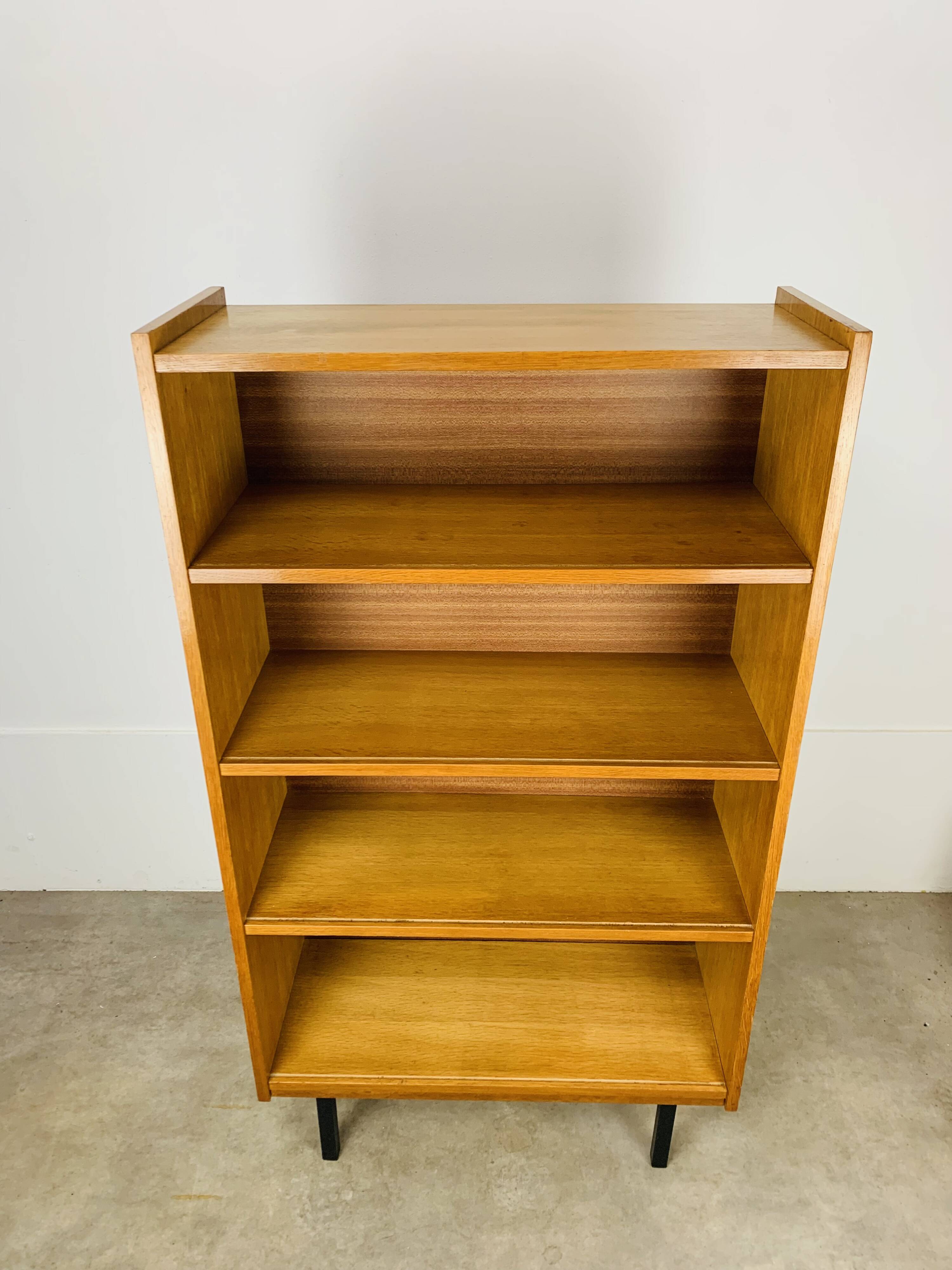 1950s bookshelf