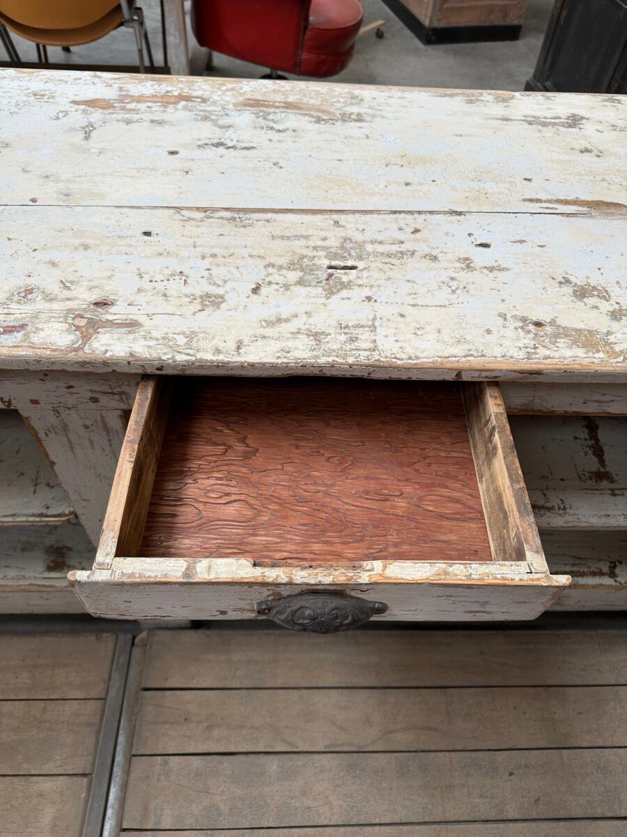 Trading counter early 20th century