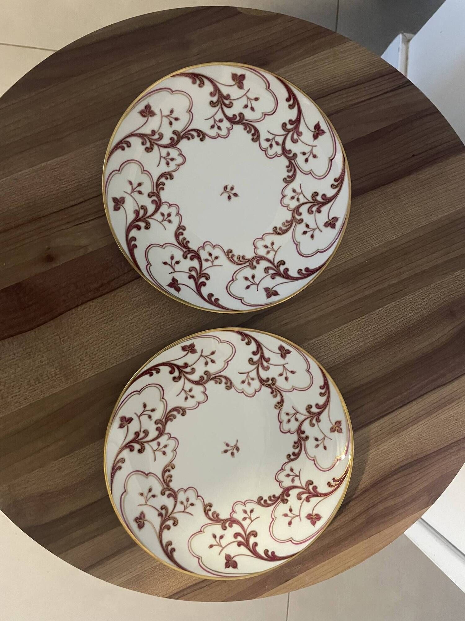 • Pair of deep/flat plates in porcelain from Paris, Atelier Camille