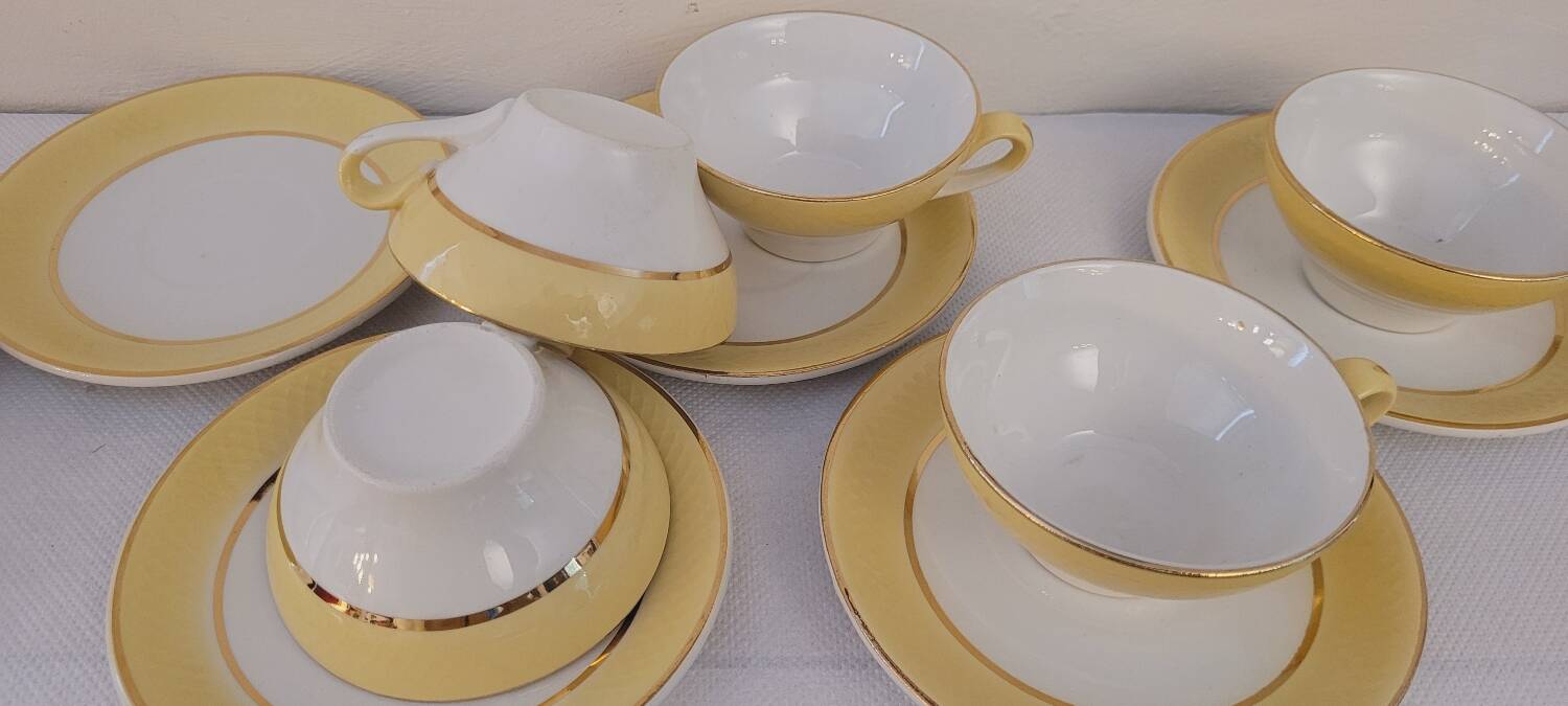 60's cups and saucers
