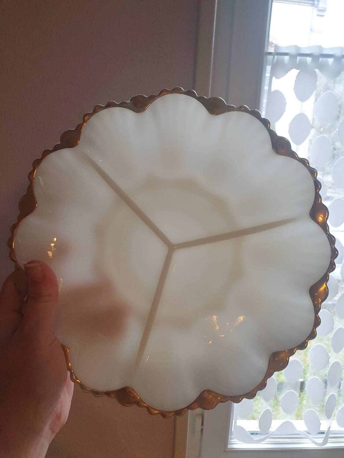 Dish with 3 compartments in opaline and vintage gilding