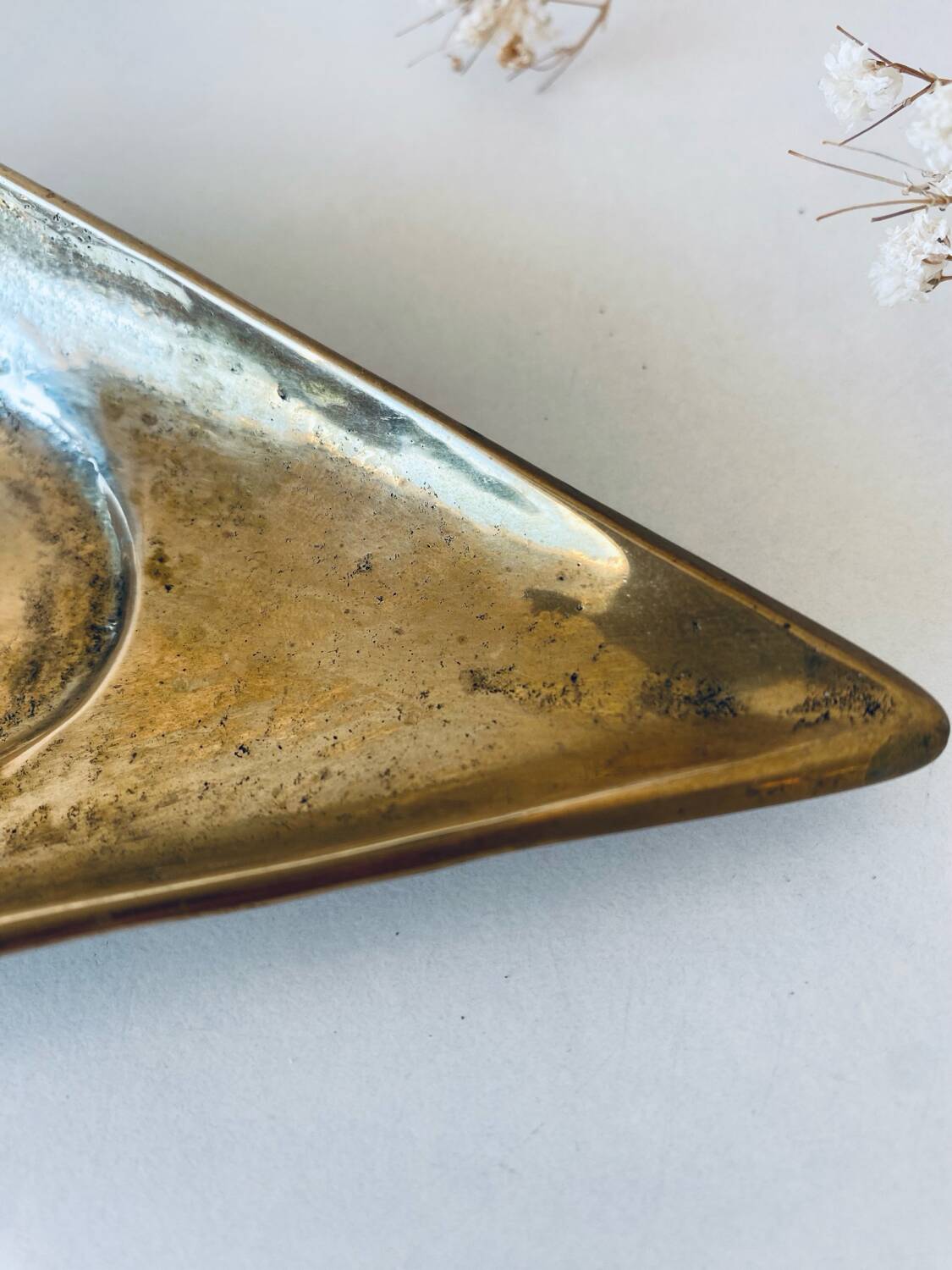 Ashtray or empty pocket diamond design