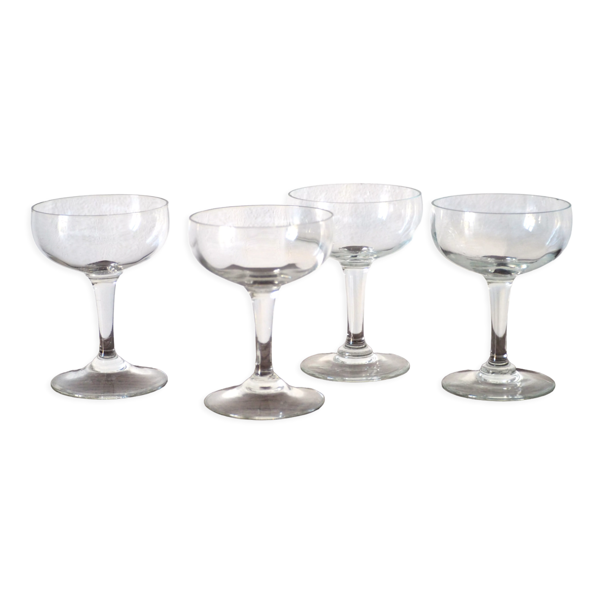 Set of 4 glass champagne glasses