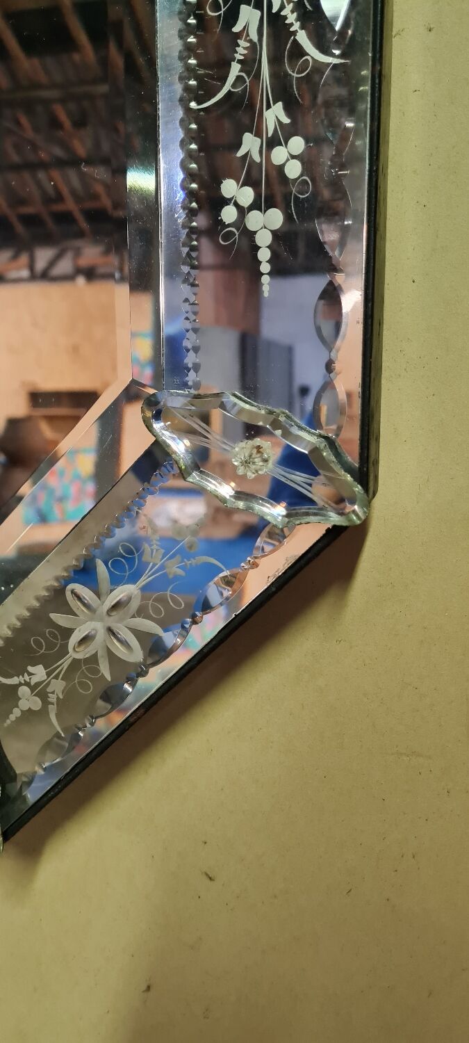 Bevelled Venetian mirror 54x97cm