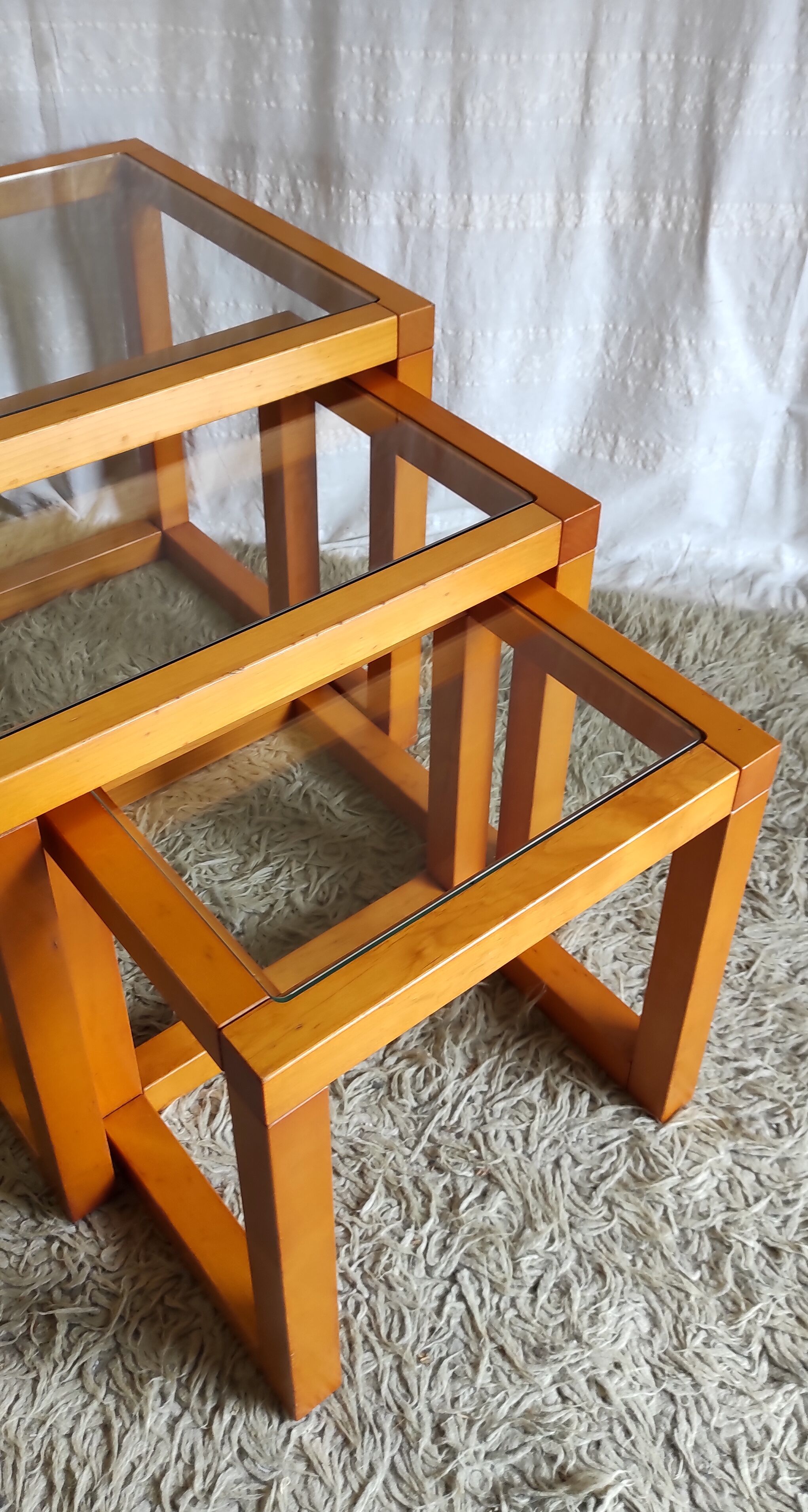 Nesting tables in solid wood and glass – 70s
