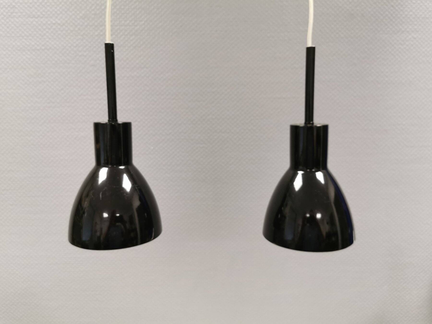 Deux petites suspensions danoises de Frandsen Lighting