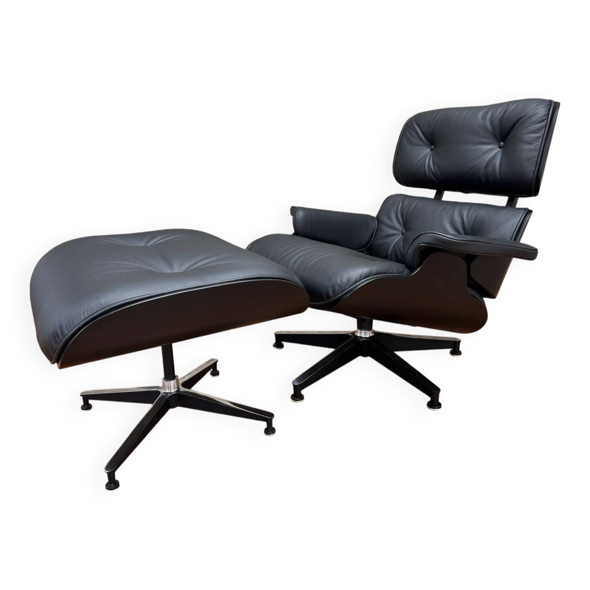 Charles Eames lounge chair All black