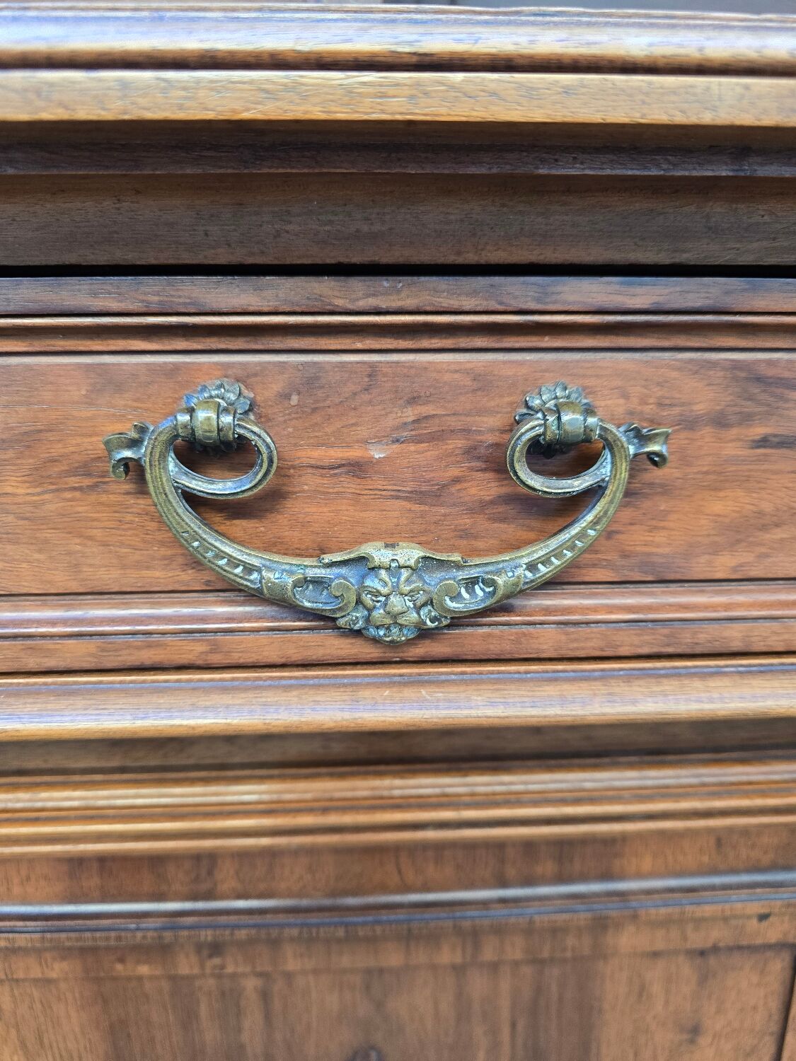 Important two-body buffet in carved walnut – Renaissance style