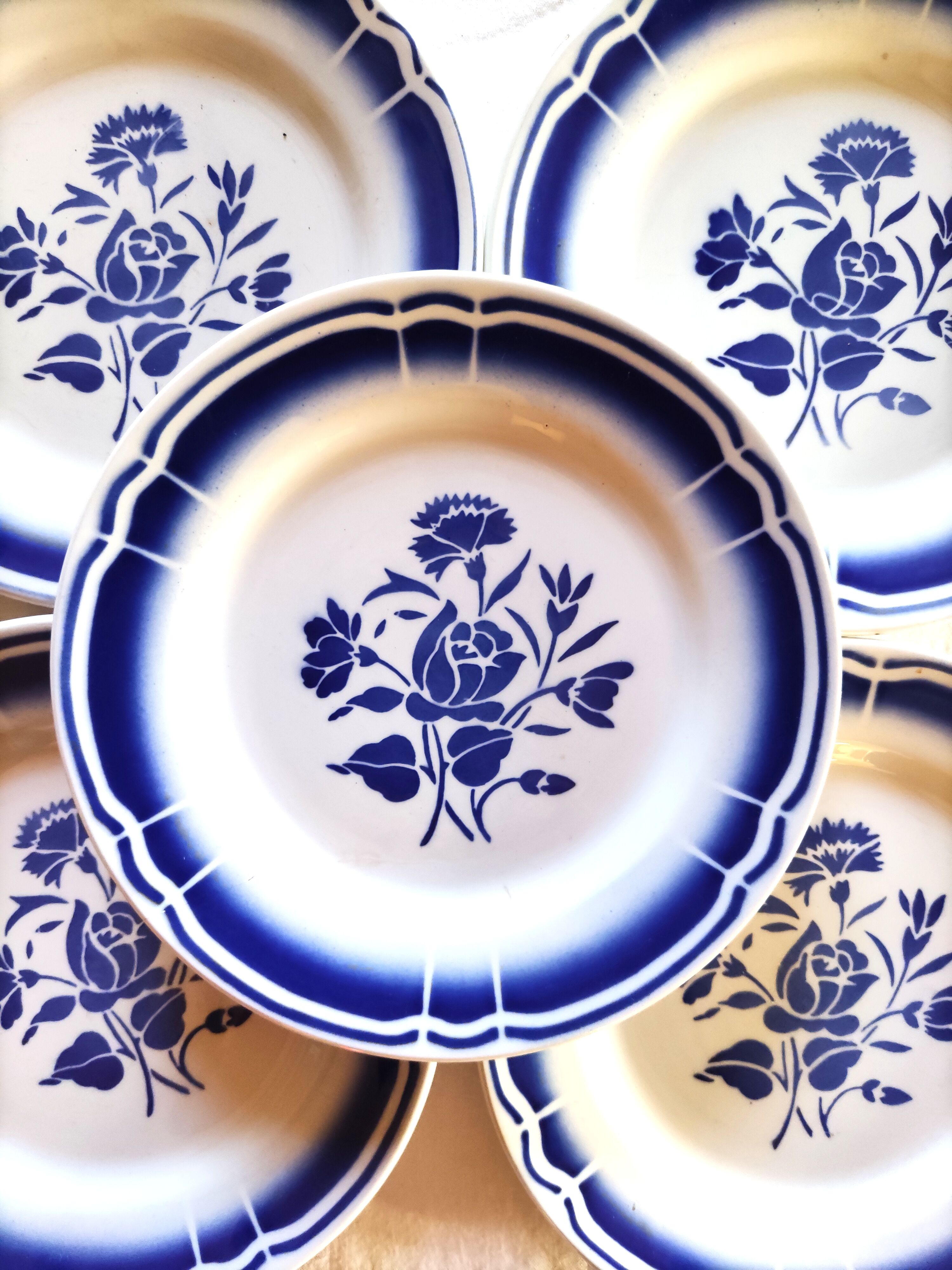 6 blue and white Badonvilliers dessert plates