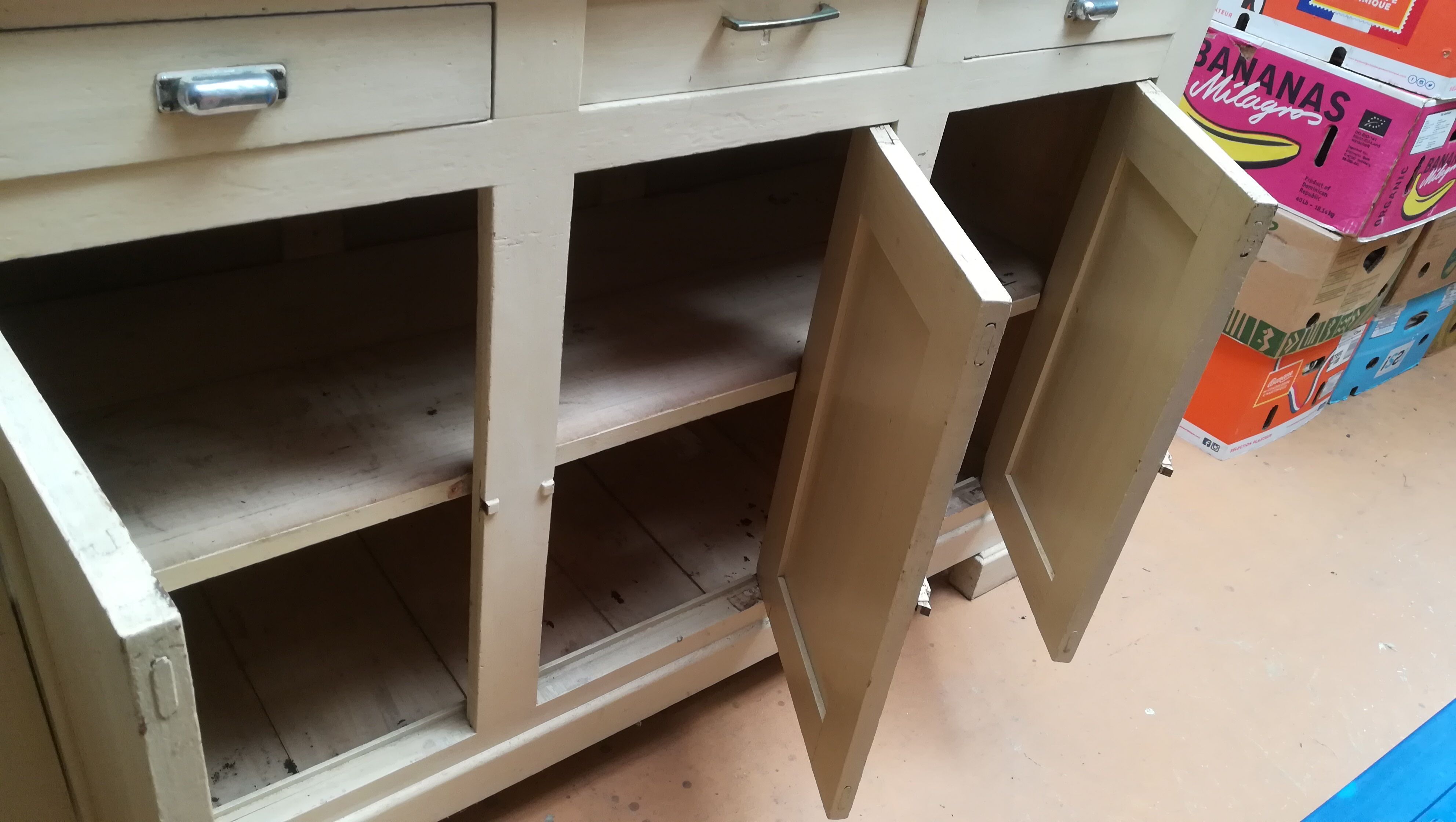 3-door low buffet 3iroirs year 1940/50