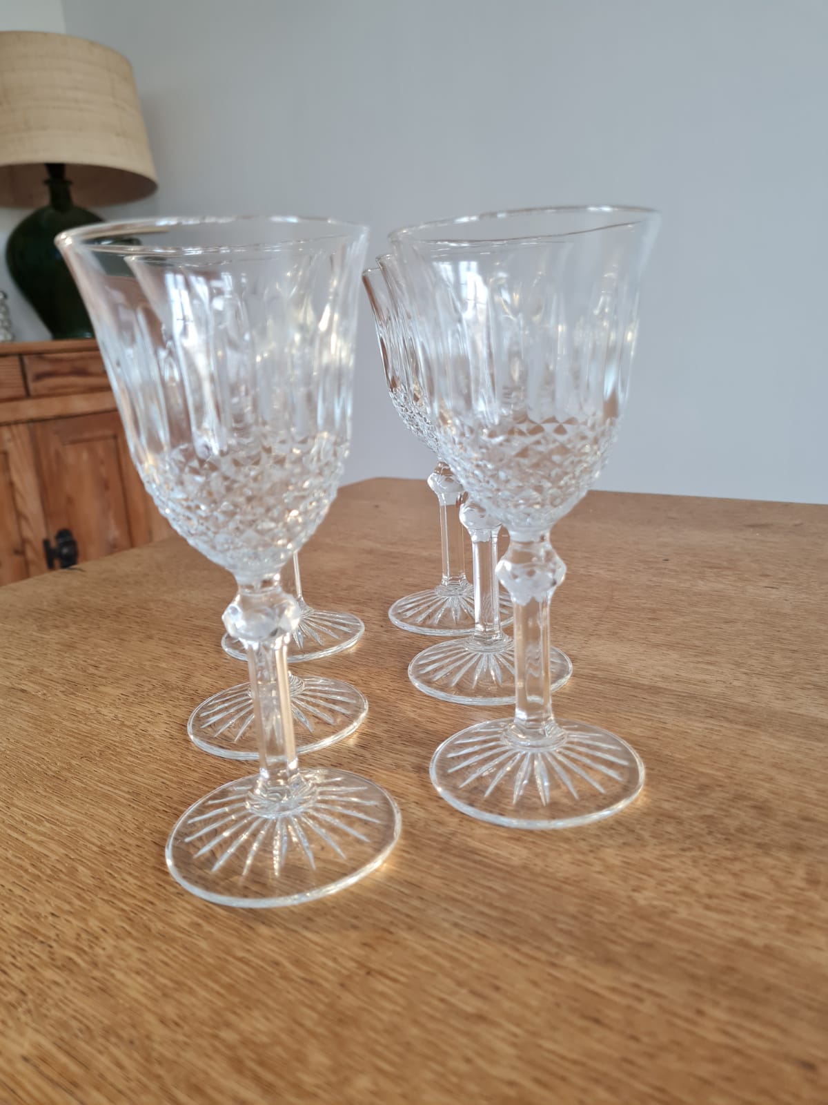 Service of 6 chissed wine glasses