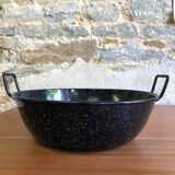 Enamel dish with handles