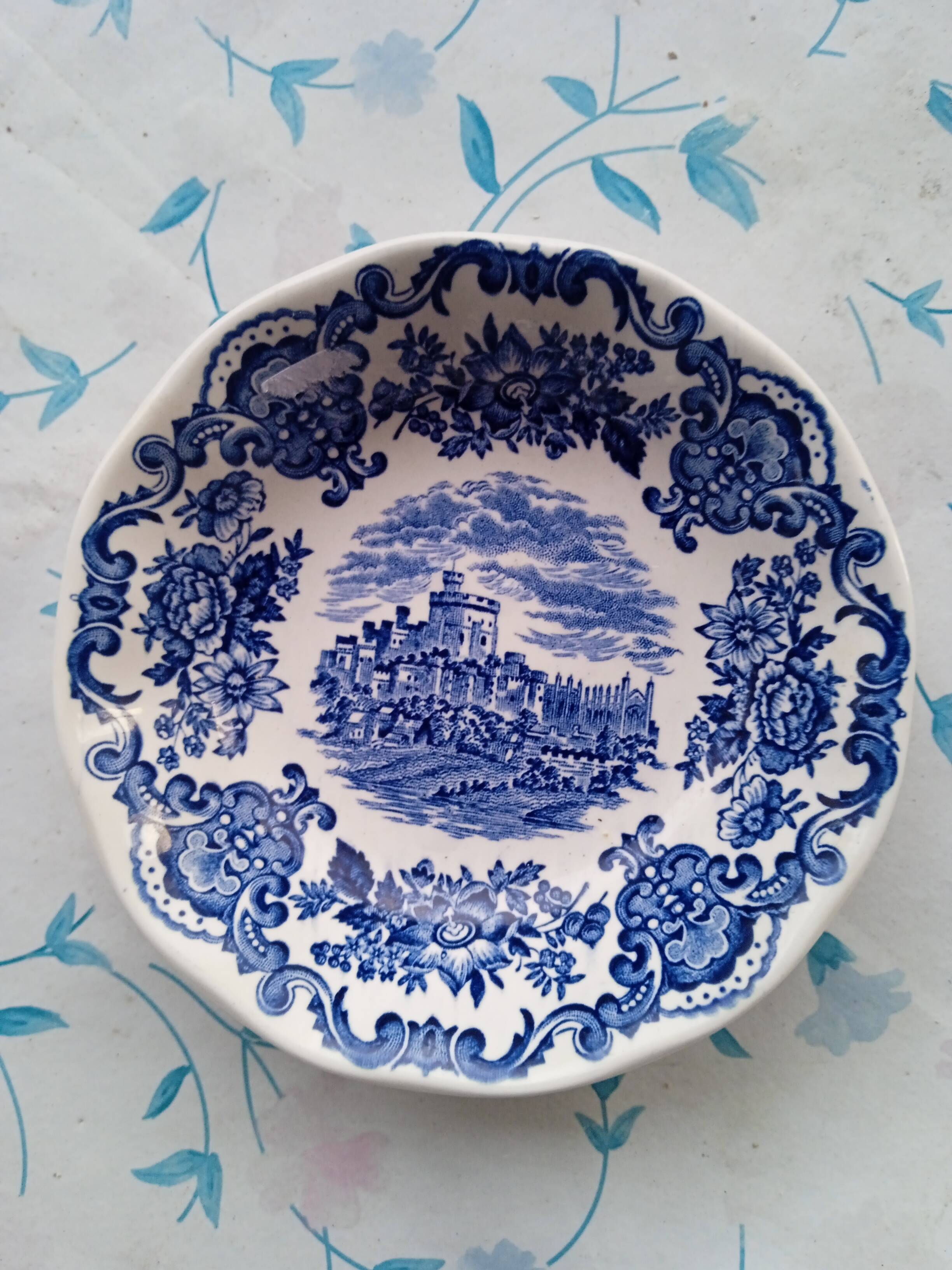 Bowl "Royal homes of Britain"