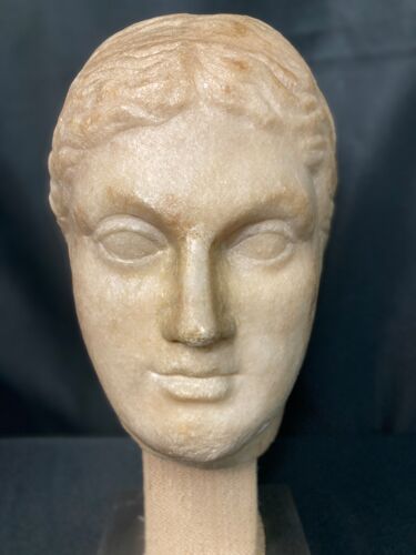 Antiquité tête féminine en marbre époque romaine IIème siècle