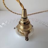 Pendant in serrated opaline