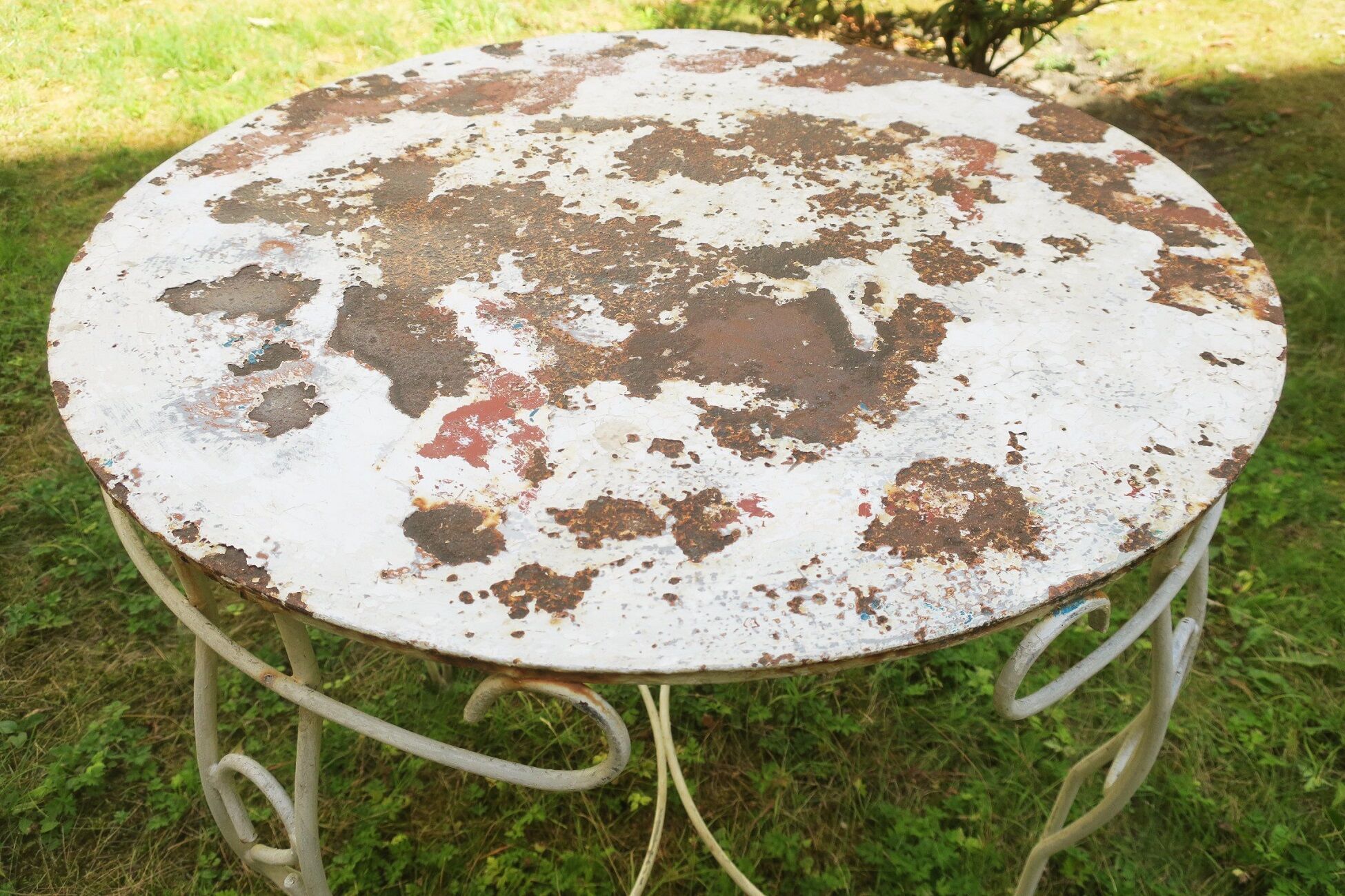 Distressed mid-century painted iron garden table, 1950s