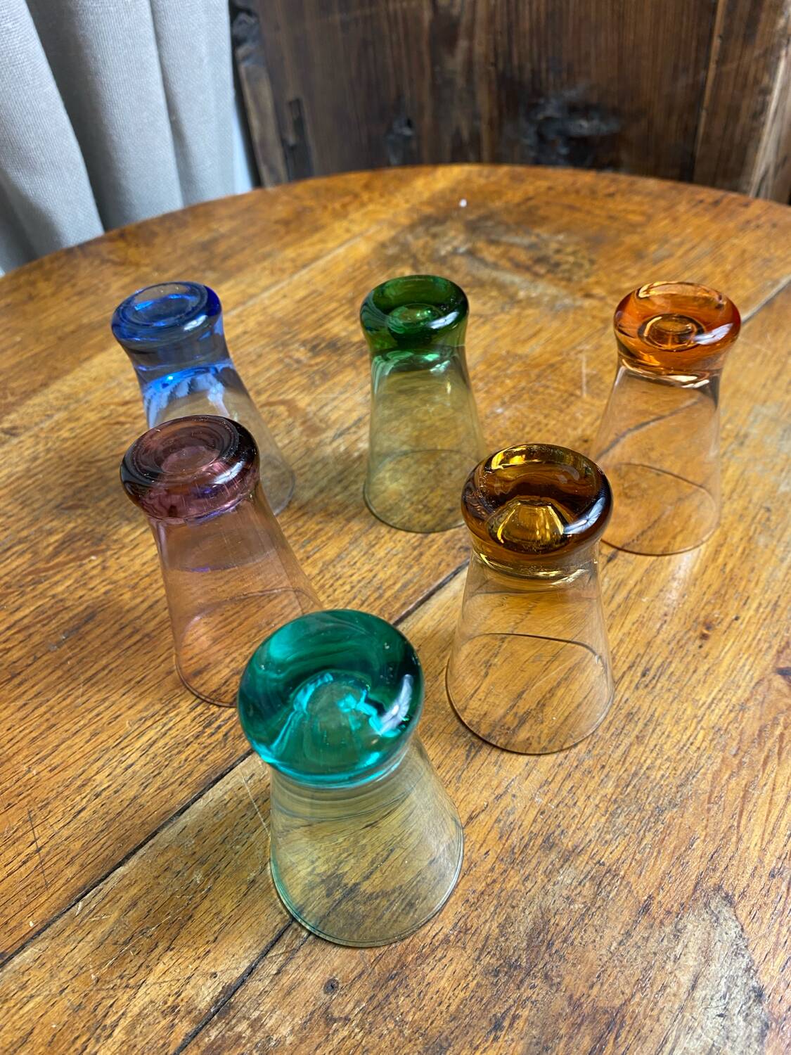 Verres colorés à liqueur ou café
